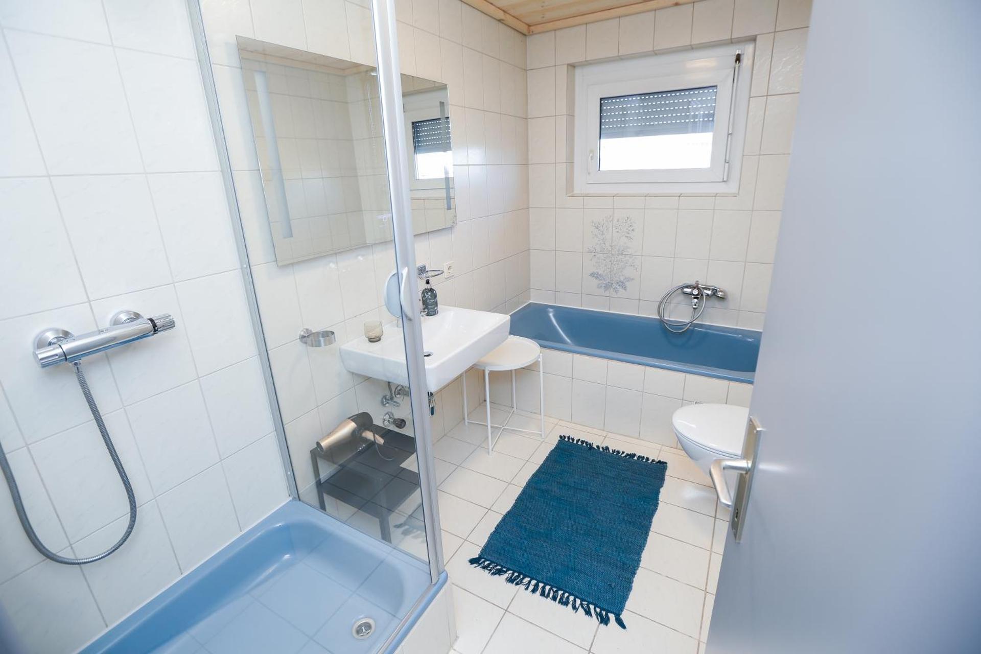 WOHNUNG OBERGESCHOSS mit 3 Schlafzimmer in ruhiger Gegend