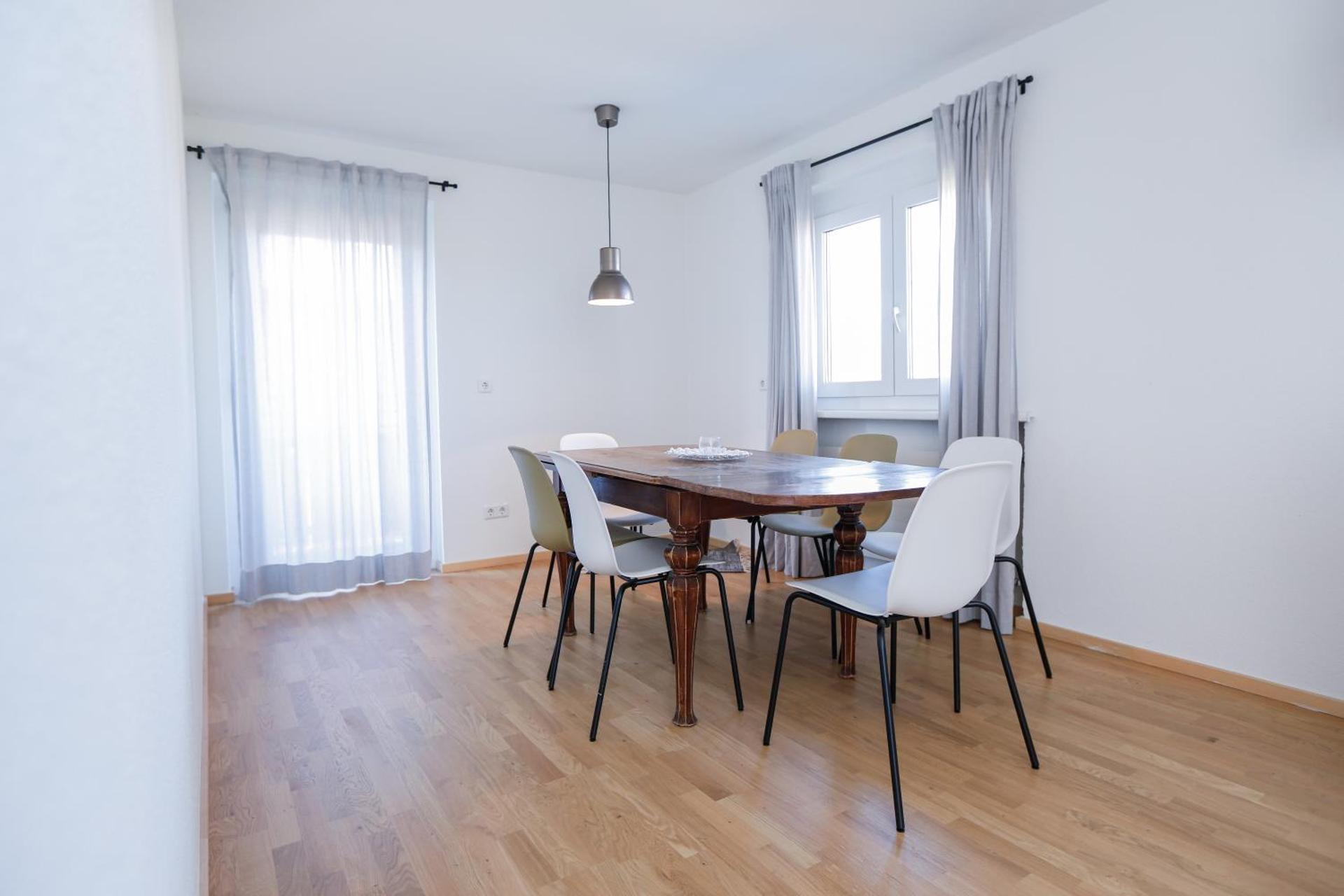 WOHNUNG OBERGESCHOSS mit 3 Schlafzimmer in ruhiger Gegend