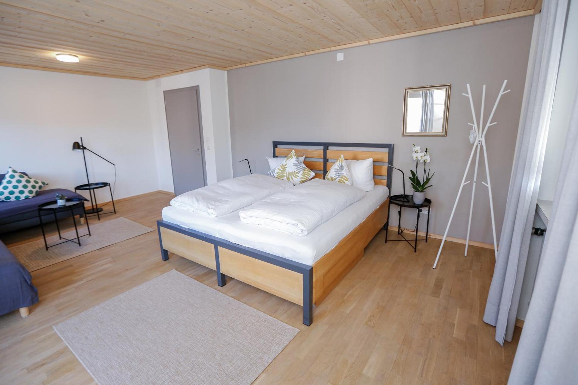 WOHNUNG OBERGESCHOSS mit 3 Schlafzimmer in ruhiger Gegend