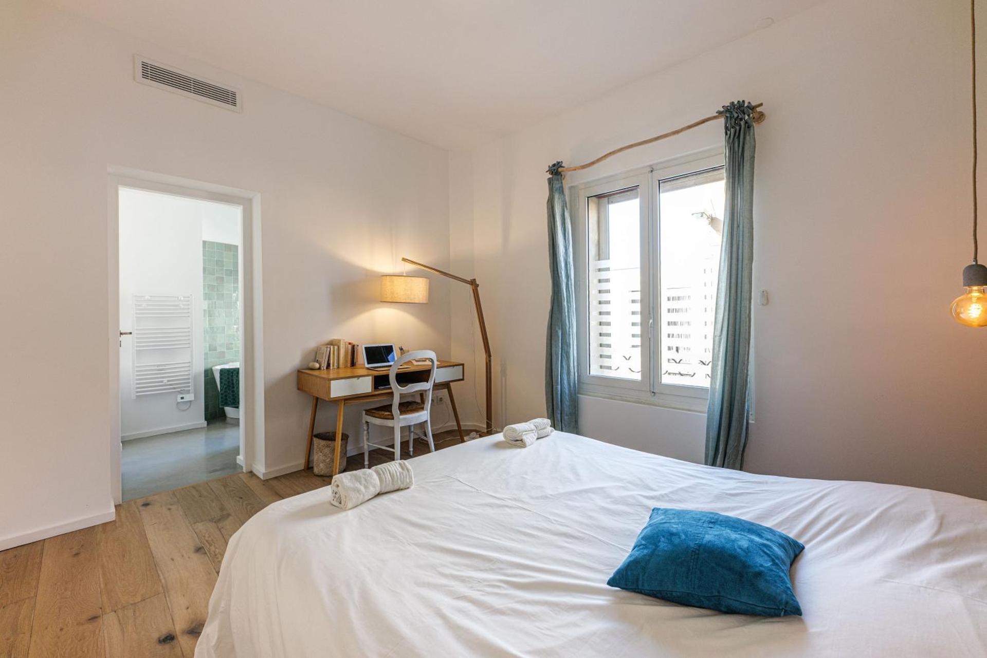 Bord de mer, magnifique appartement de 150m2 avec jardin