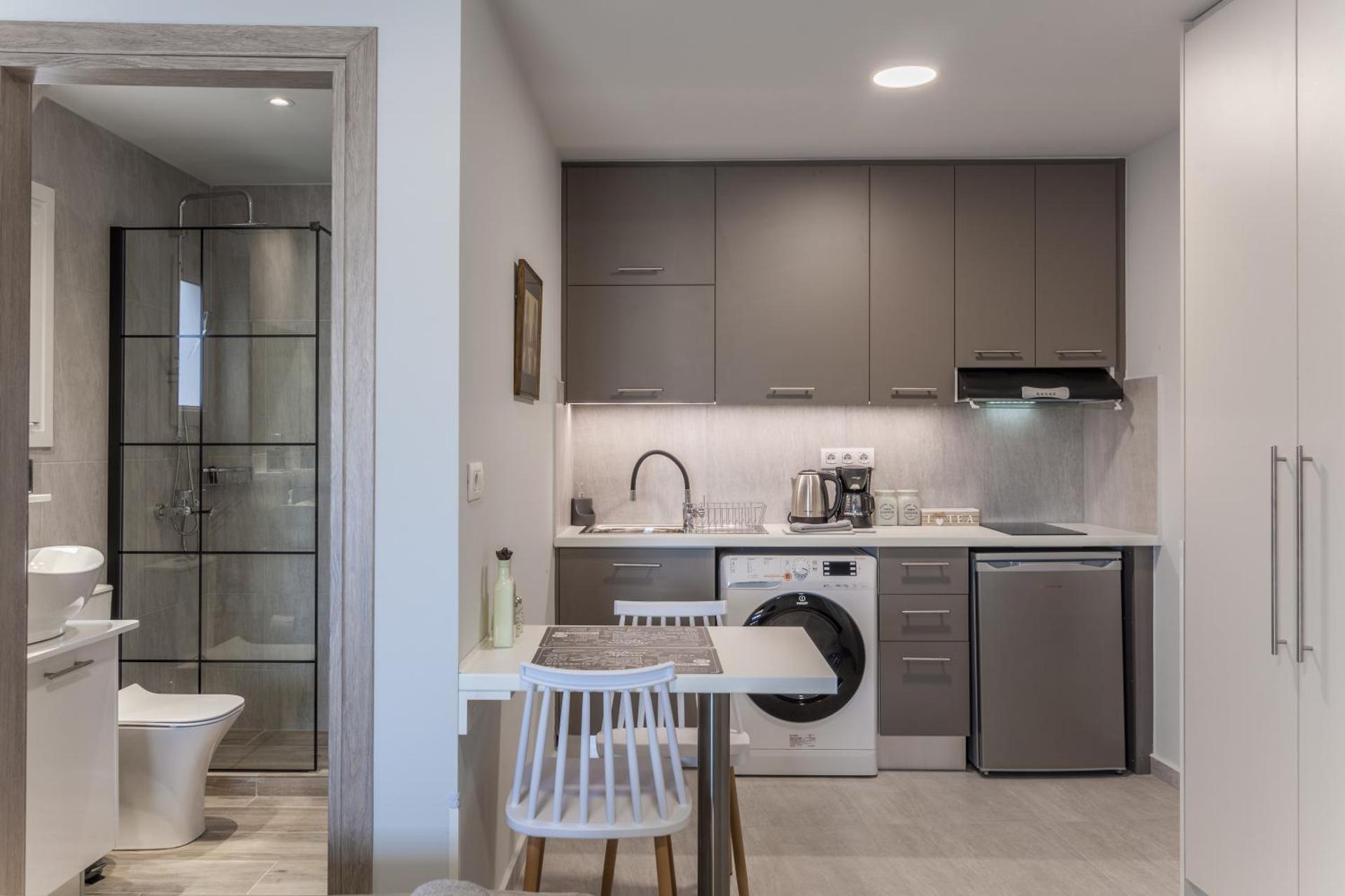 Kitchen or kitchenette