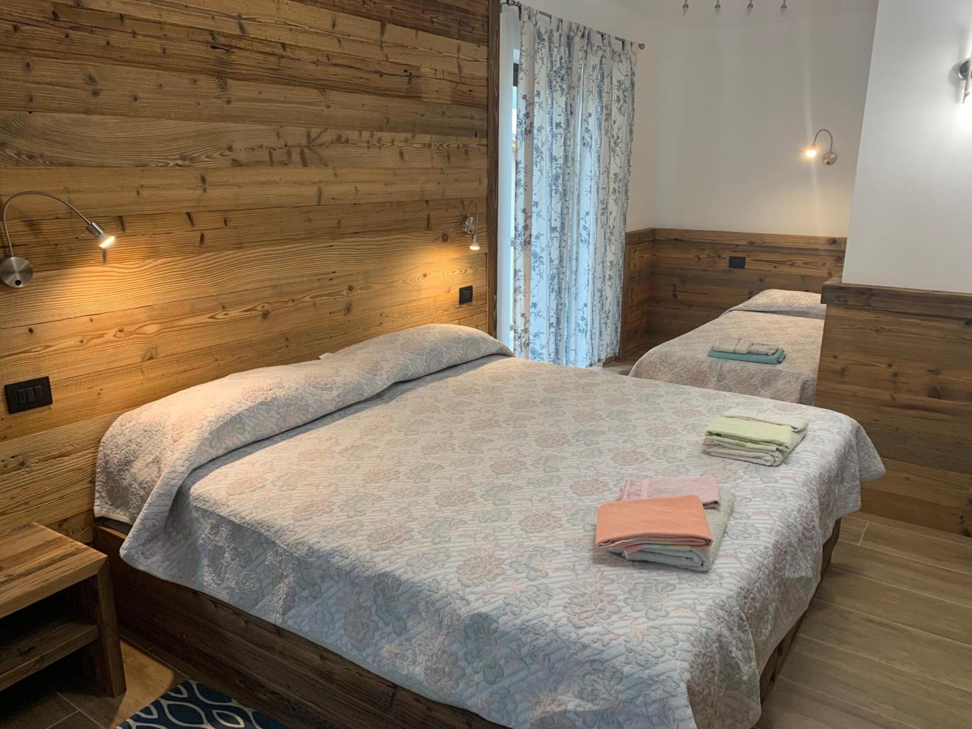 Comfort-3-personersværelse med brusebad