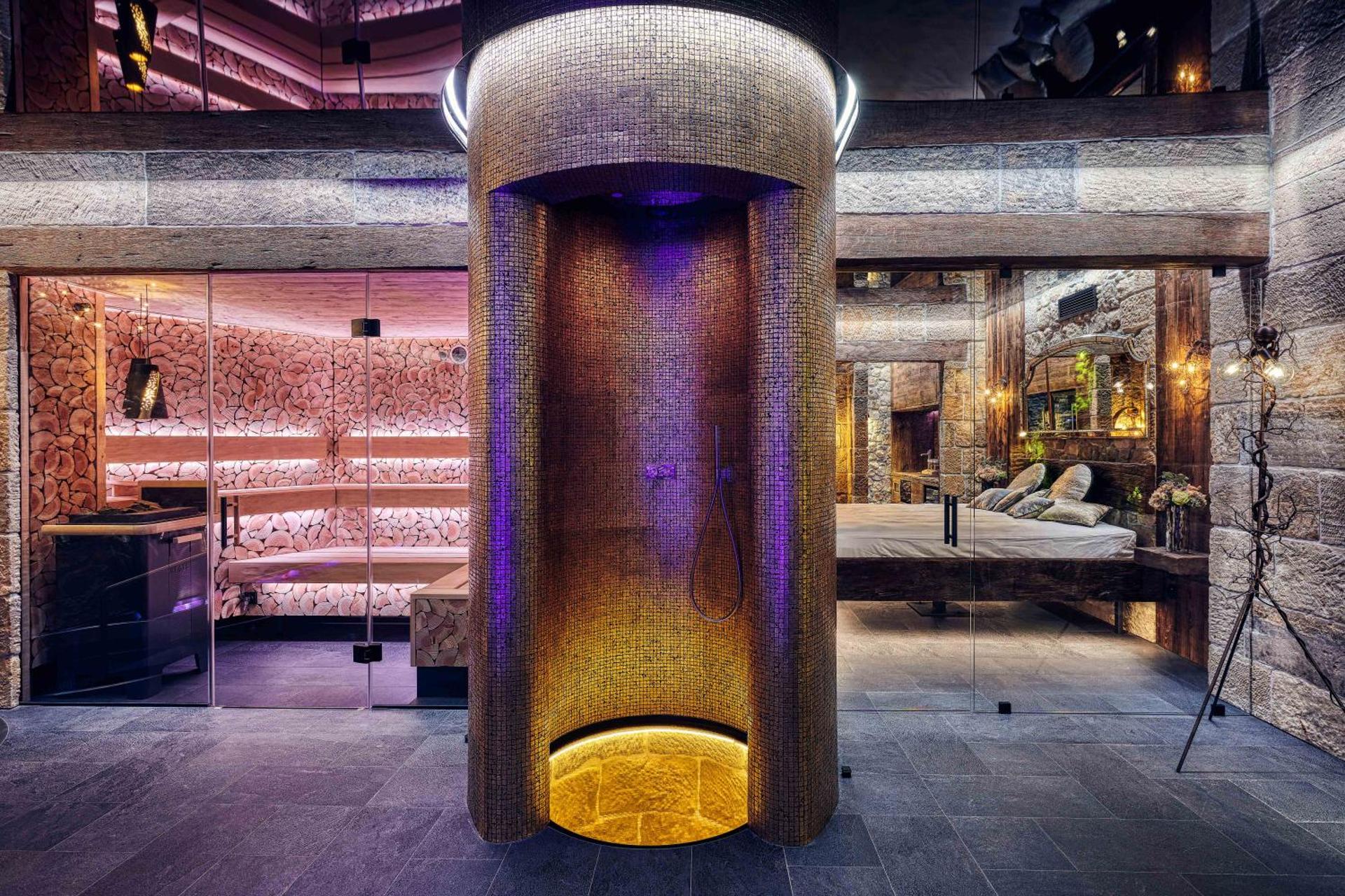 RESORT KOVÁRNA - Frýdštejn - stylové ubytování, luxusní wellness, zážitková restaurace