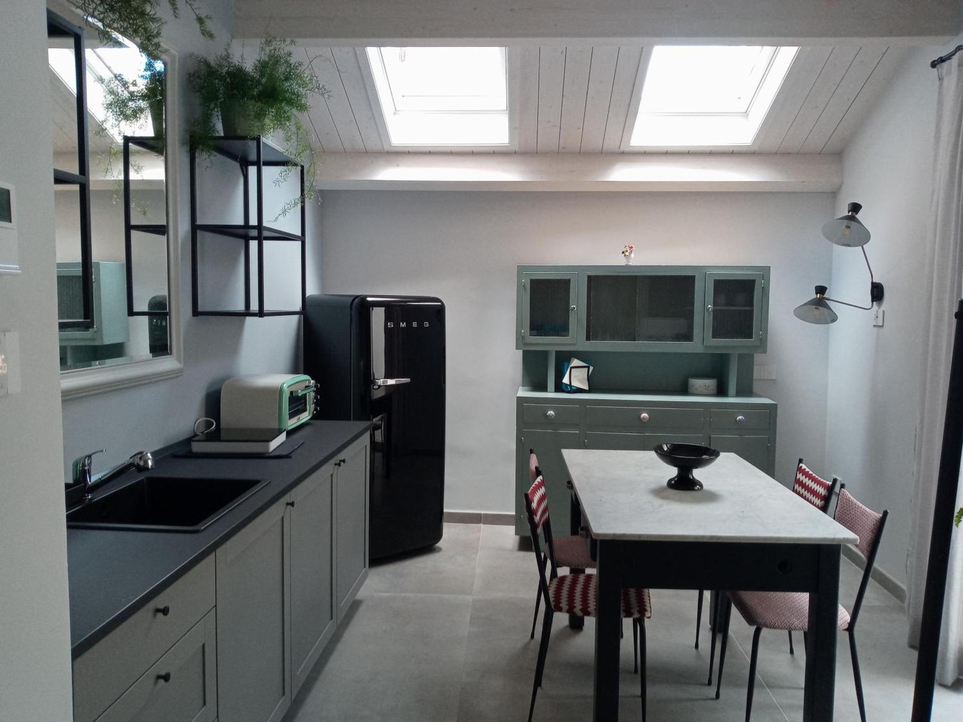 Kitchen or kitchenette