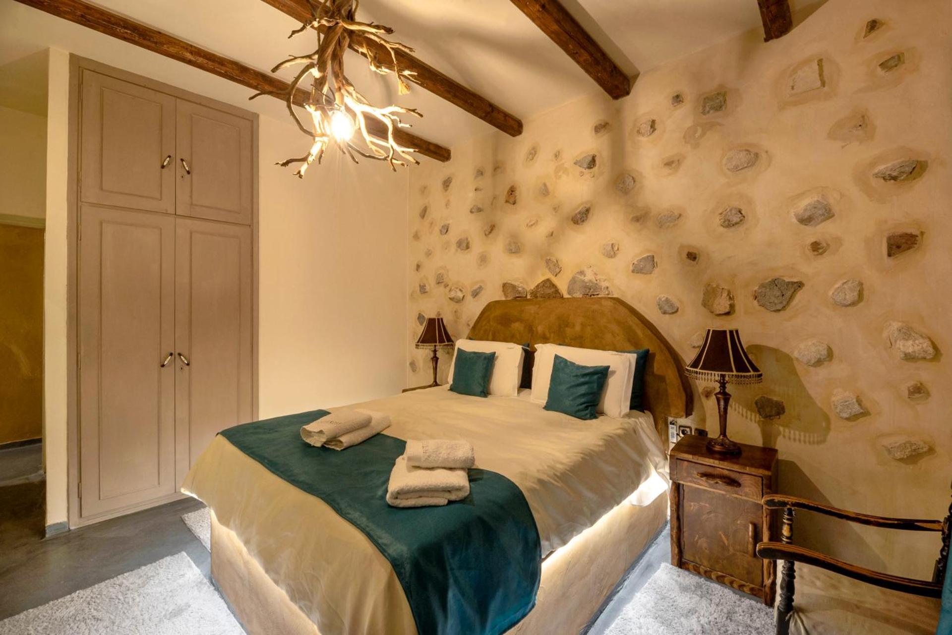 Lykovrisi Guest House