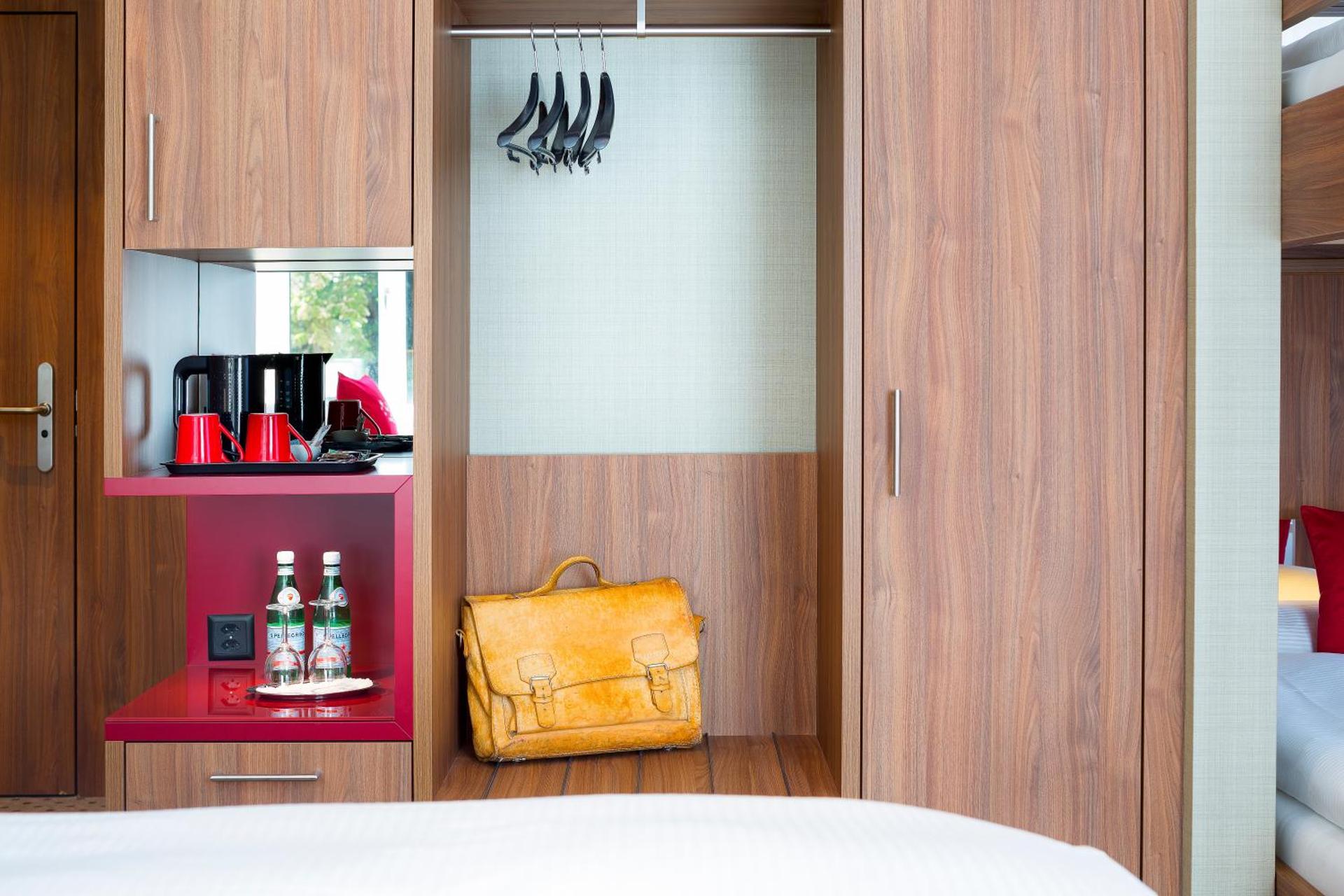 Coffee/tea facilities