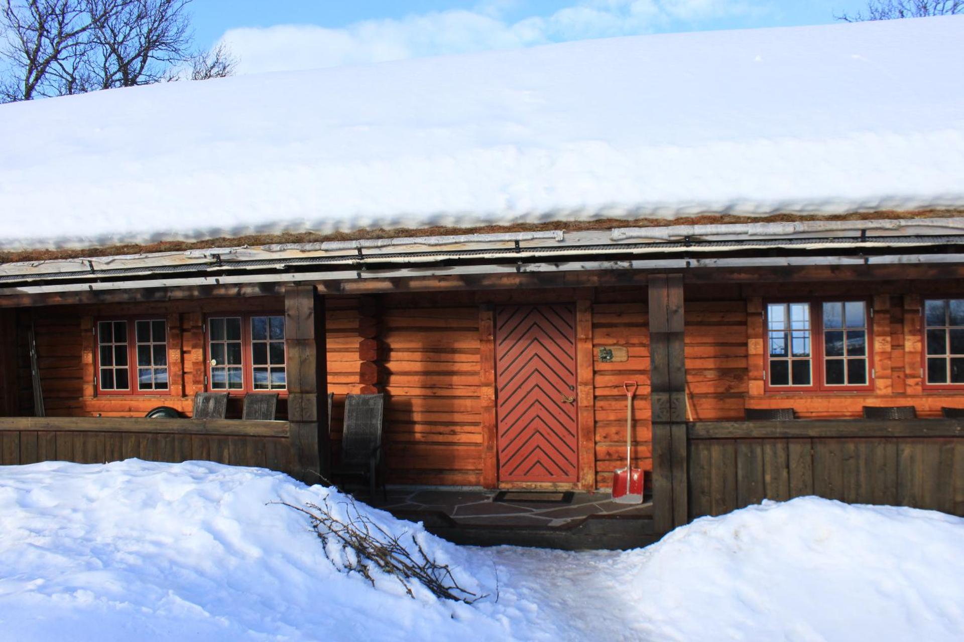 Cozy cabin at Beitostølen with sauna, hot tub & fireplace