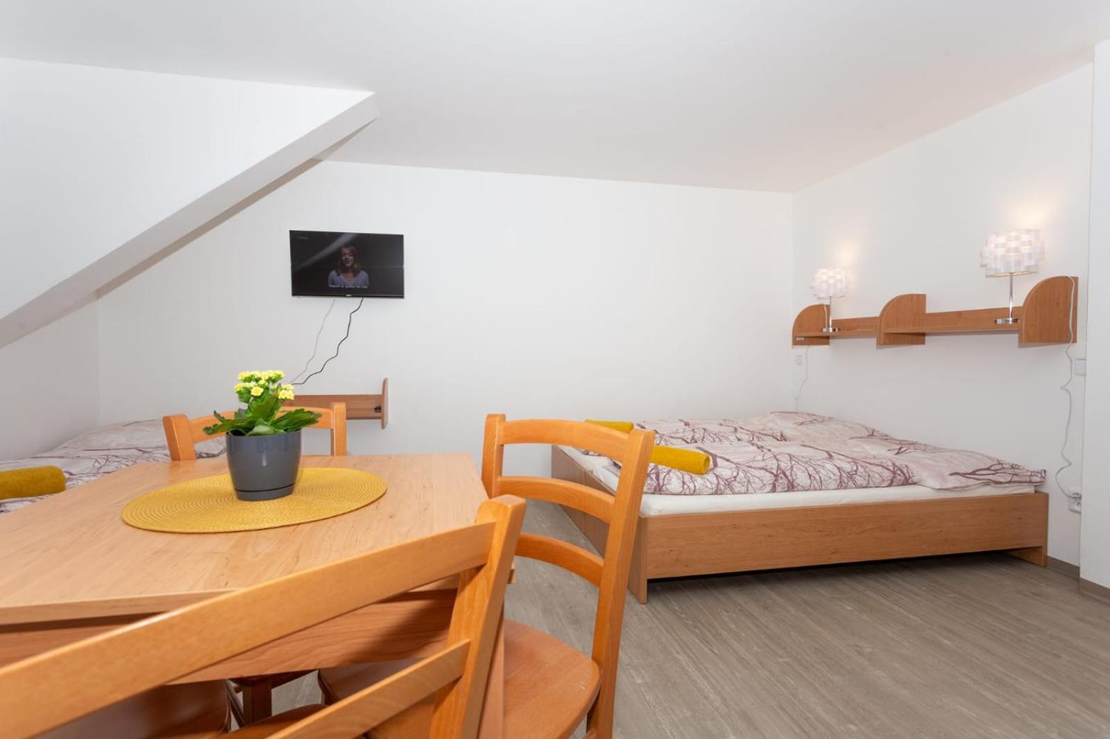 Penzion Živec - restaurace a ubytování