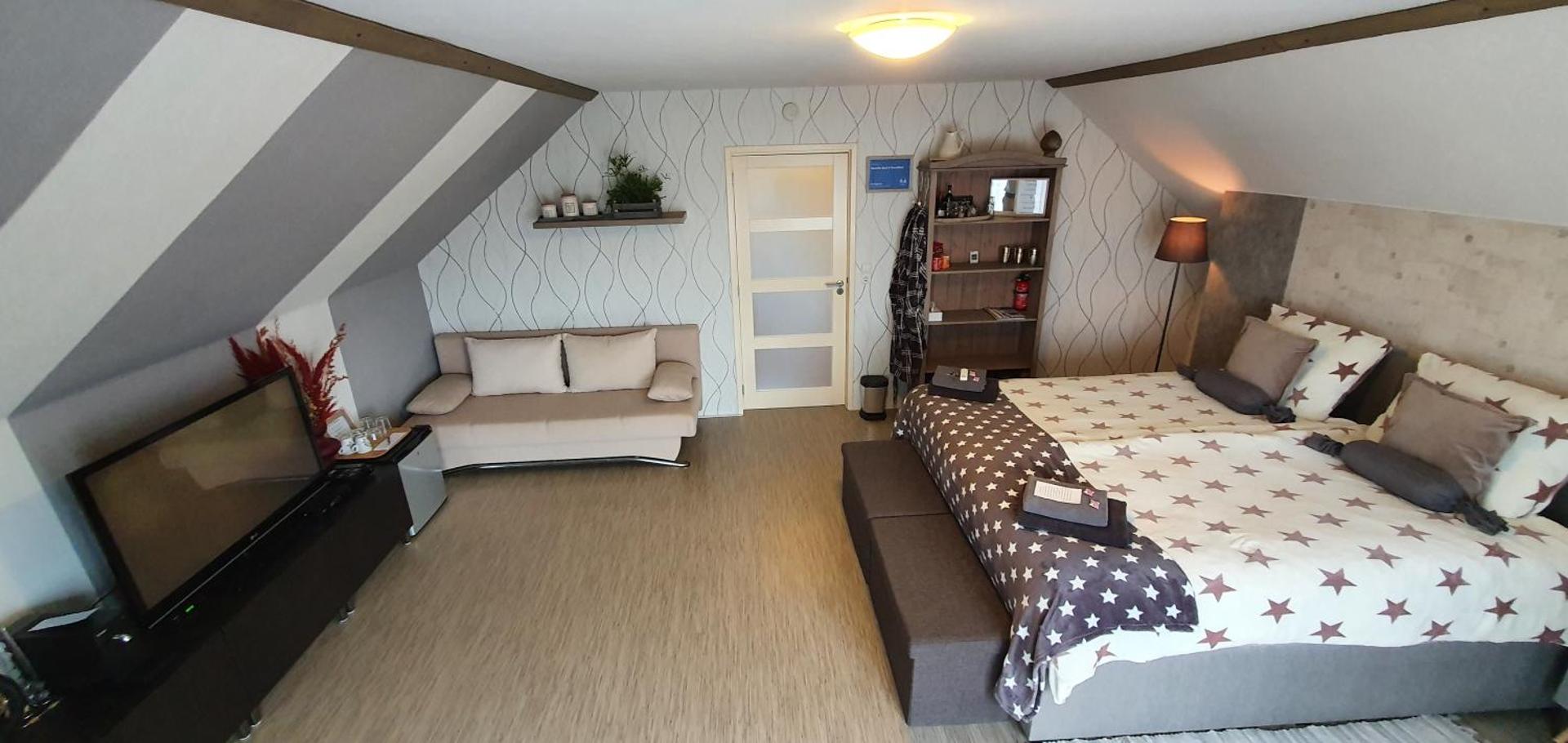 Photo of the whole room