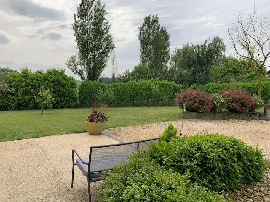 Gite les Combes Bellevue à Etrez, Appartement à la campagne