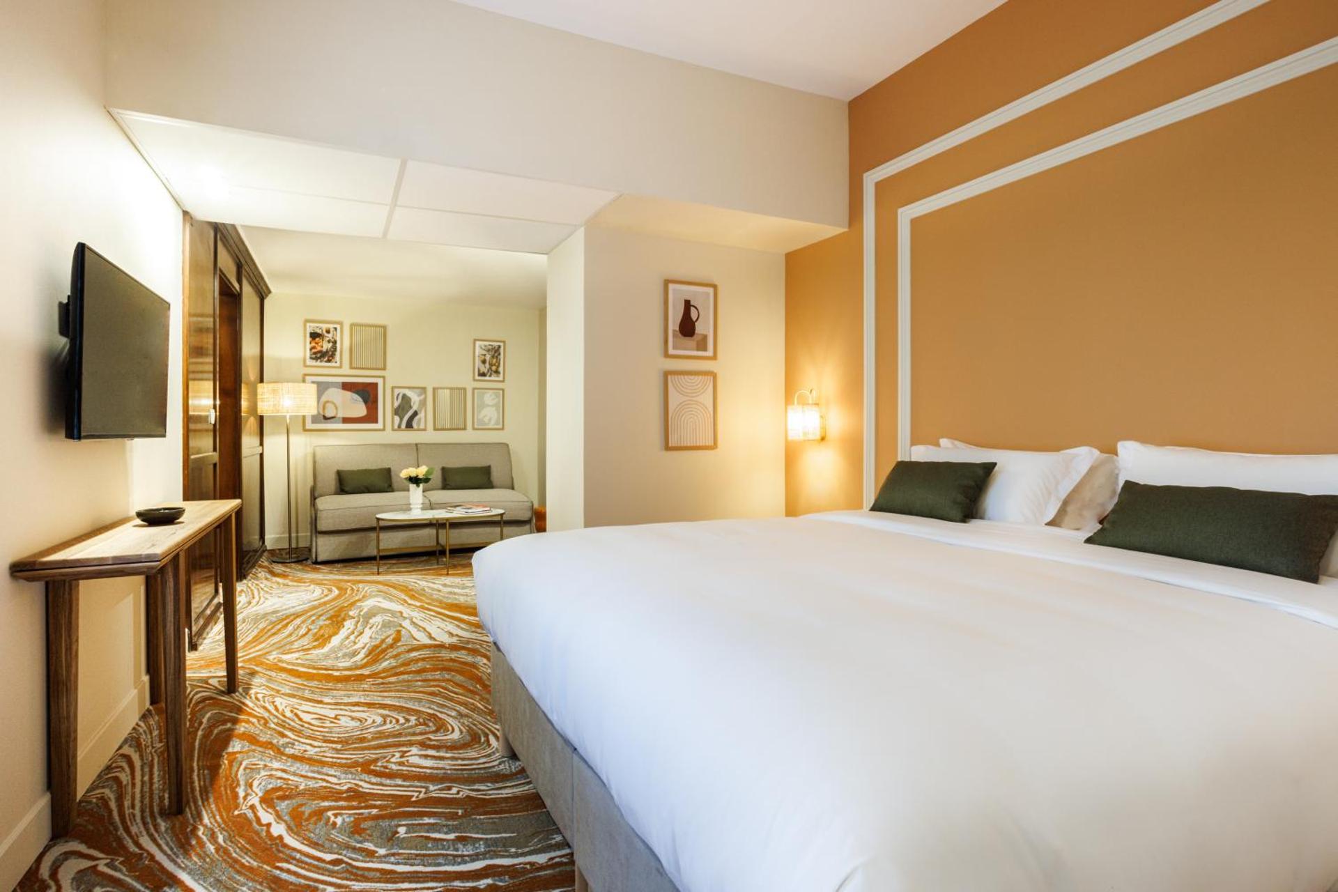 Photo of the whole room