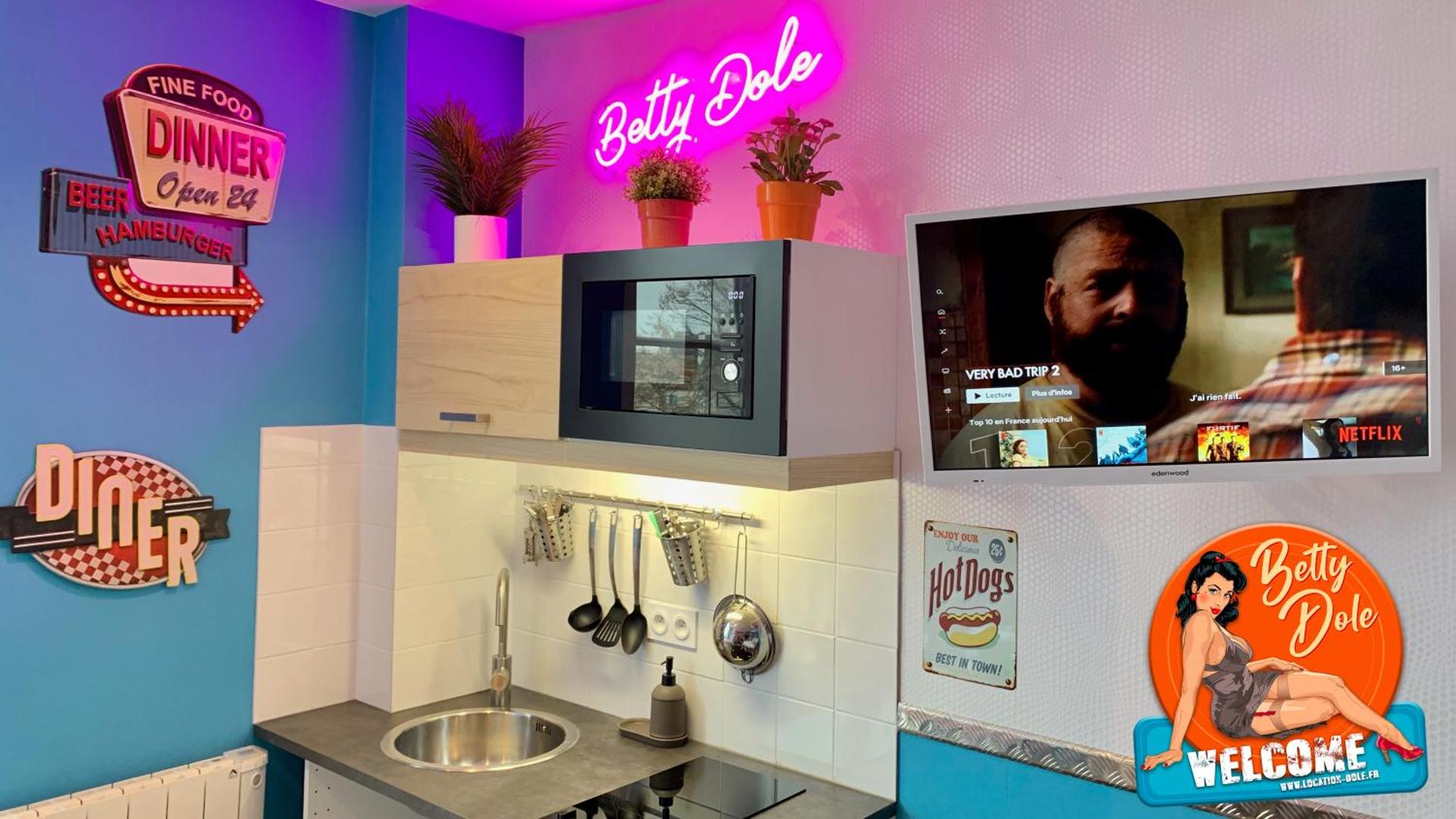 Kitchen or kitchenette