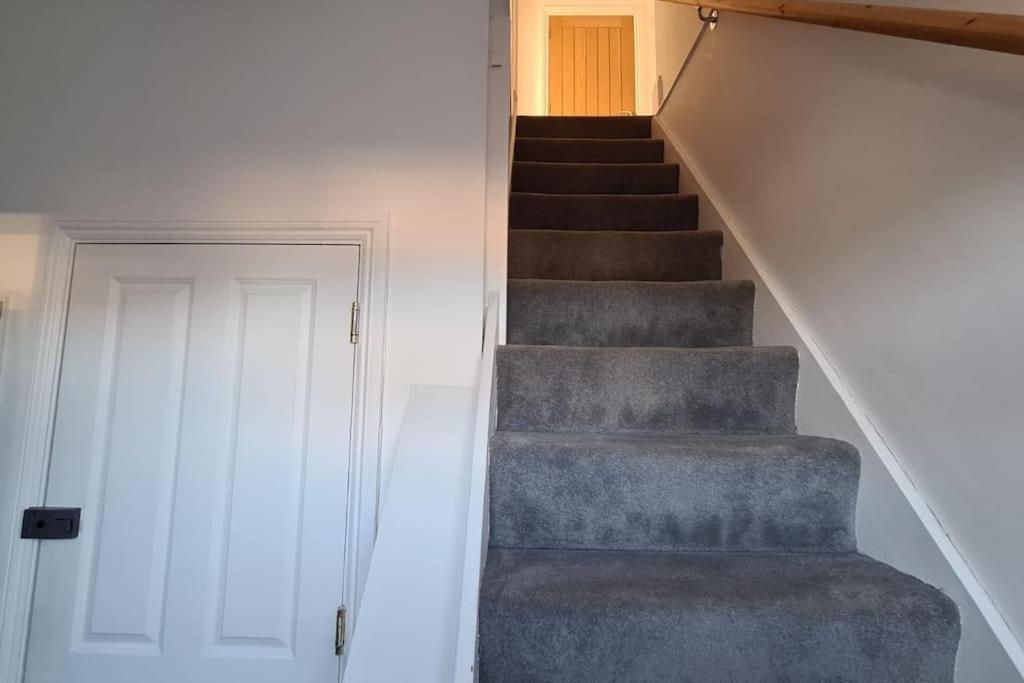 Stylish Georgian Apartment In An Ideal Location