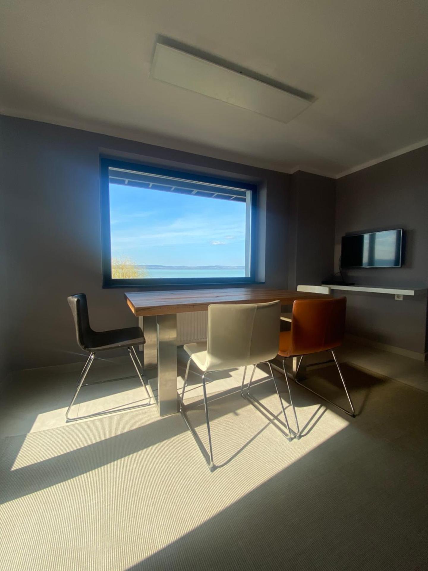 Hullám Panorama & Jacuzzi