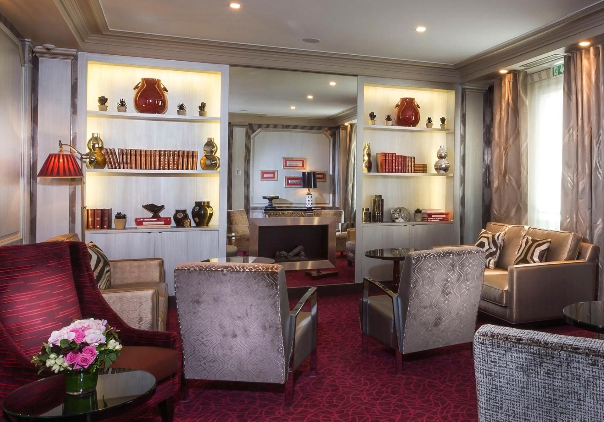 Communal lounge/ TV room