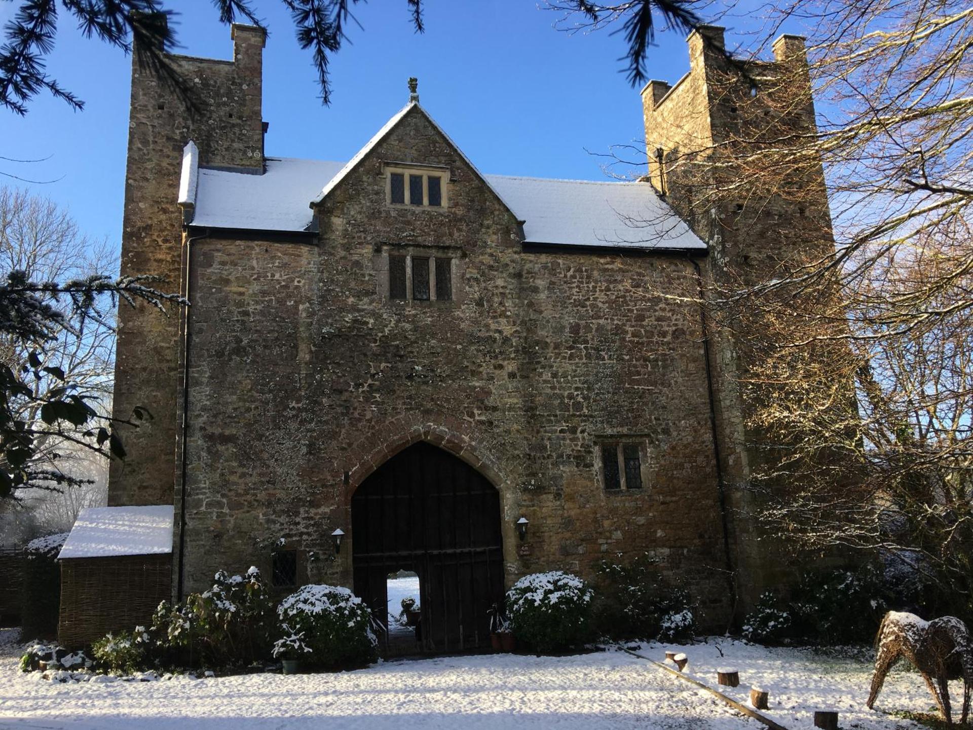 Welsh Gatehouse, Historic Castle which can cater for Electric Vehicle