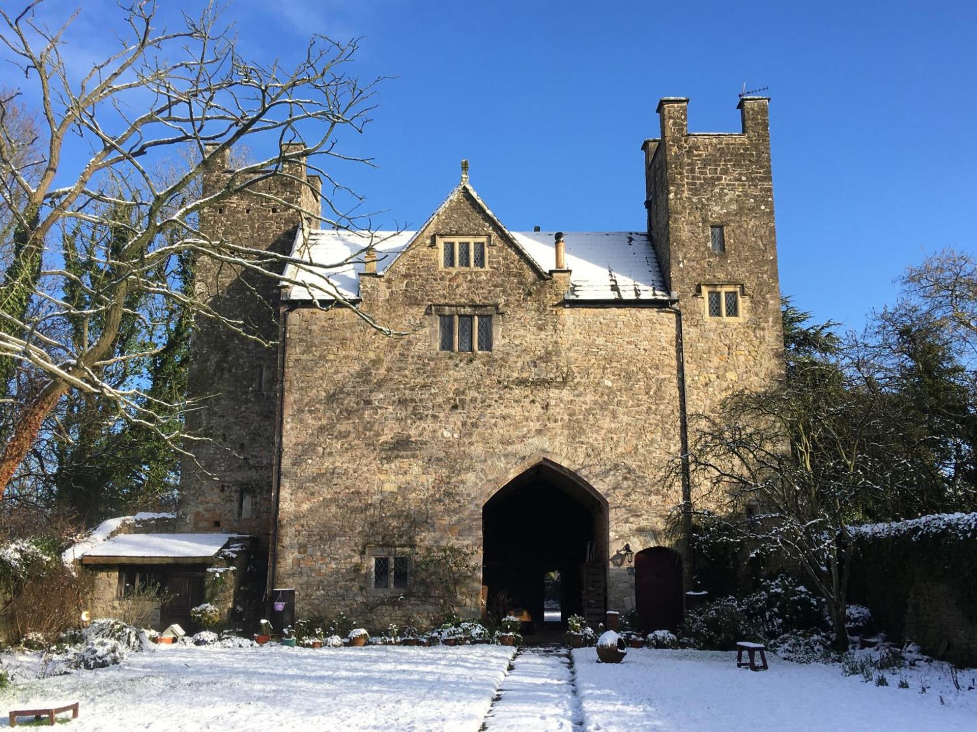 Welsh Gatehouse, Historic Castle which can cater for Electric Vehicle
