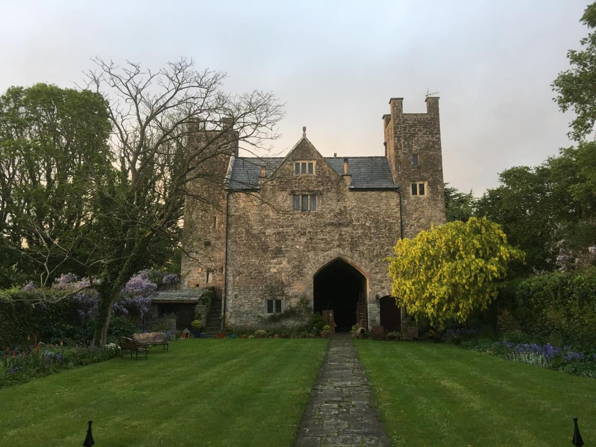 Welsh Gatehouse, Historic Castle which can cater for Electric Vehicle