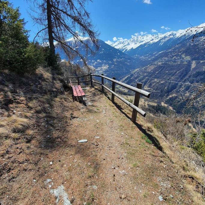 Gîte de Mase sur la rive droite du Val d'Hérens