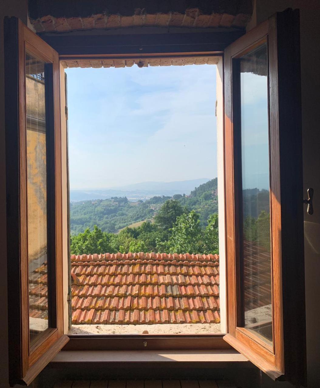 Centro Storico Perugia - Vista Su Assisi