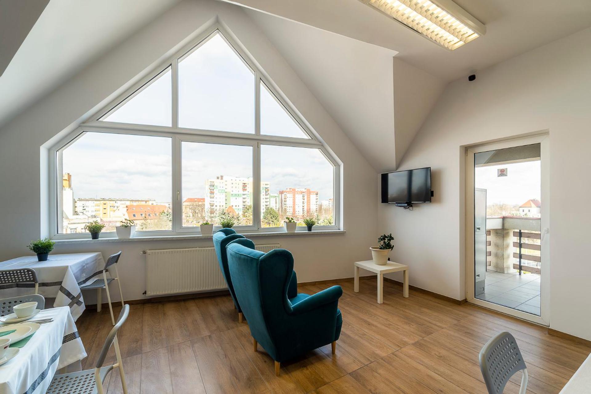 Communal lounge/ TV room