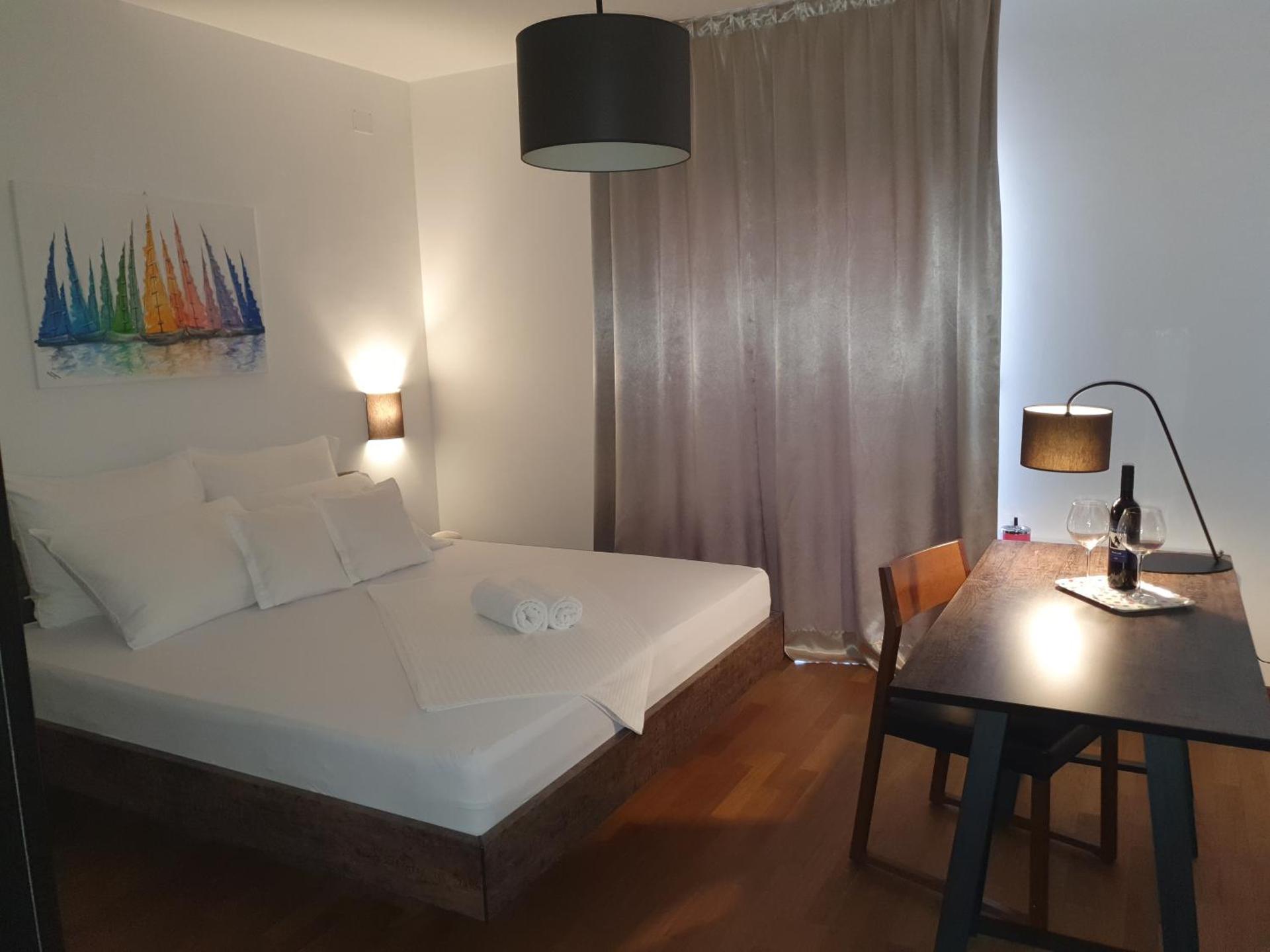 Camera Matrimoniale con Vista Città