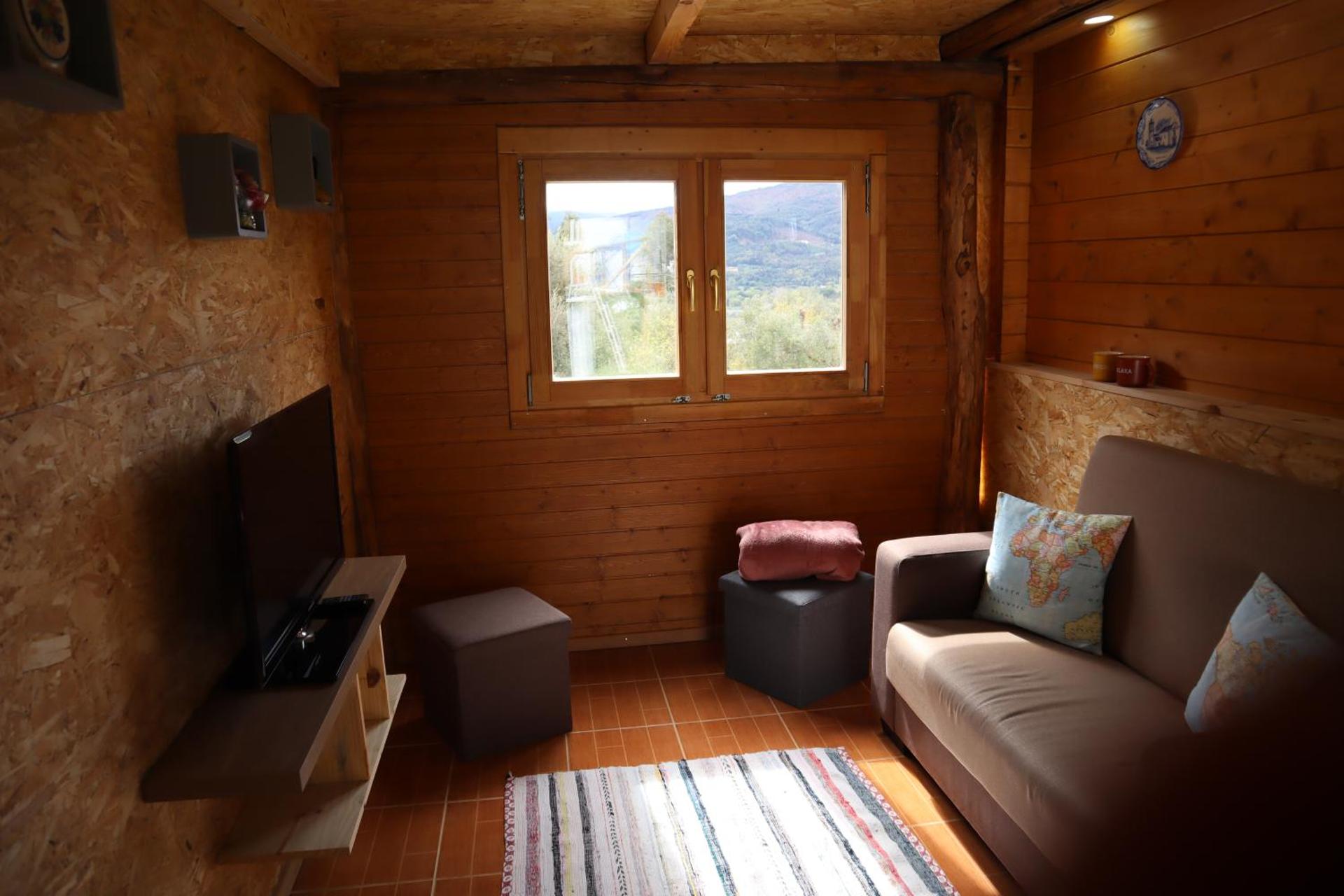 Communal lounge/ TV room