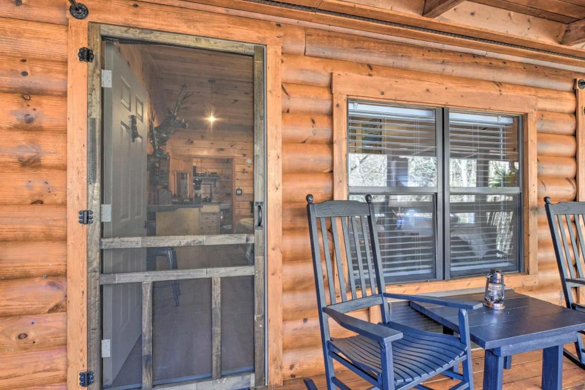 Apartment with Mountain View