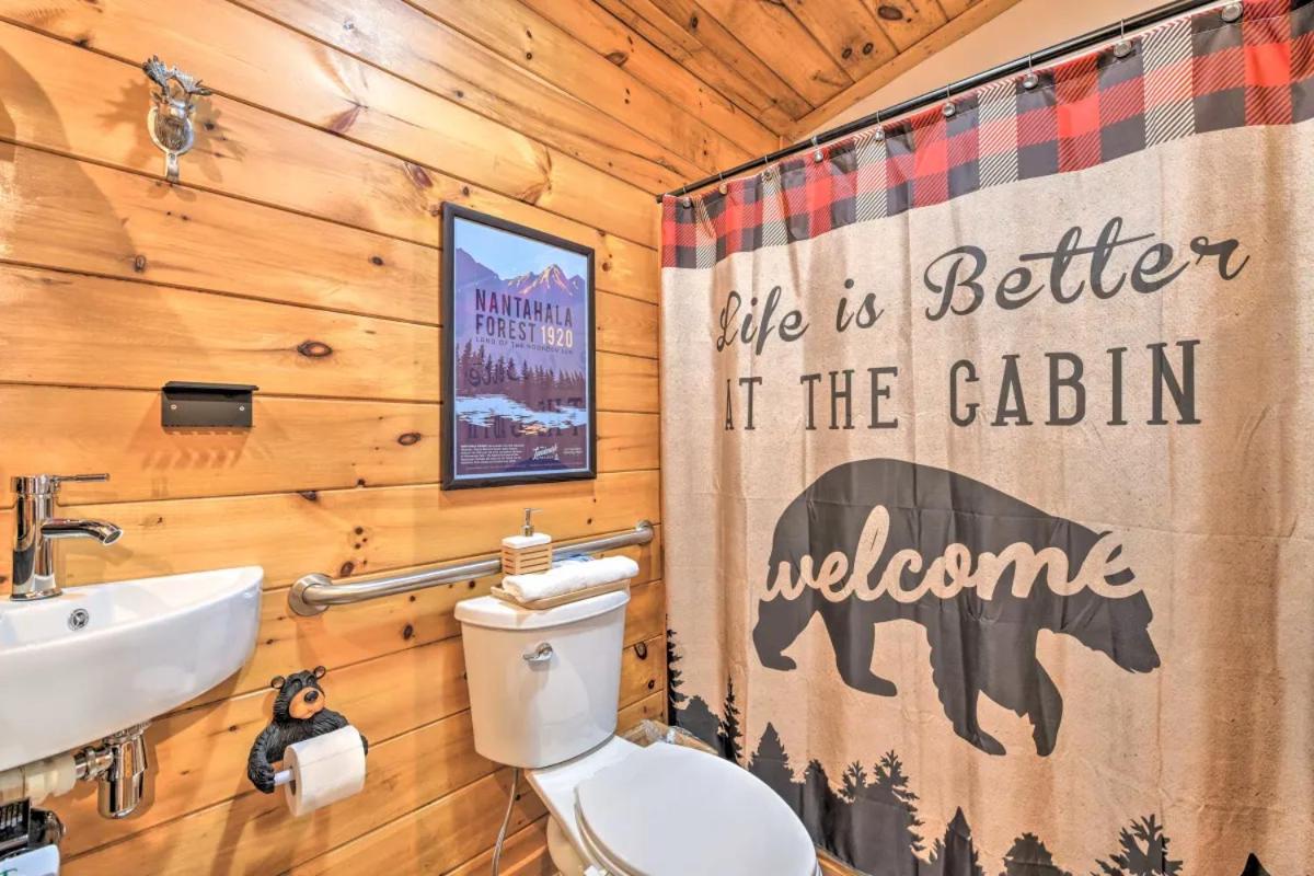 Apartment with Mountain View