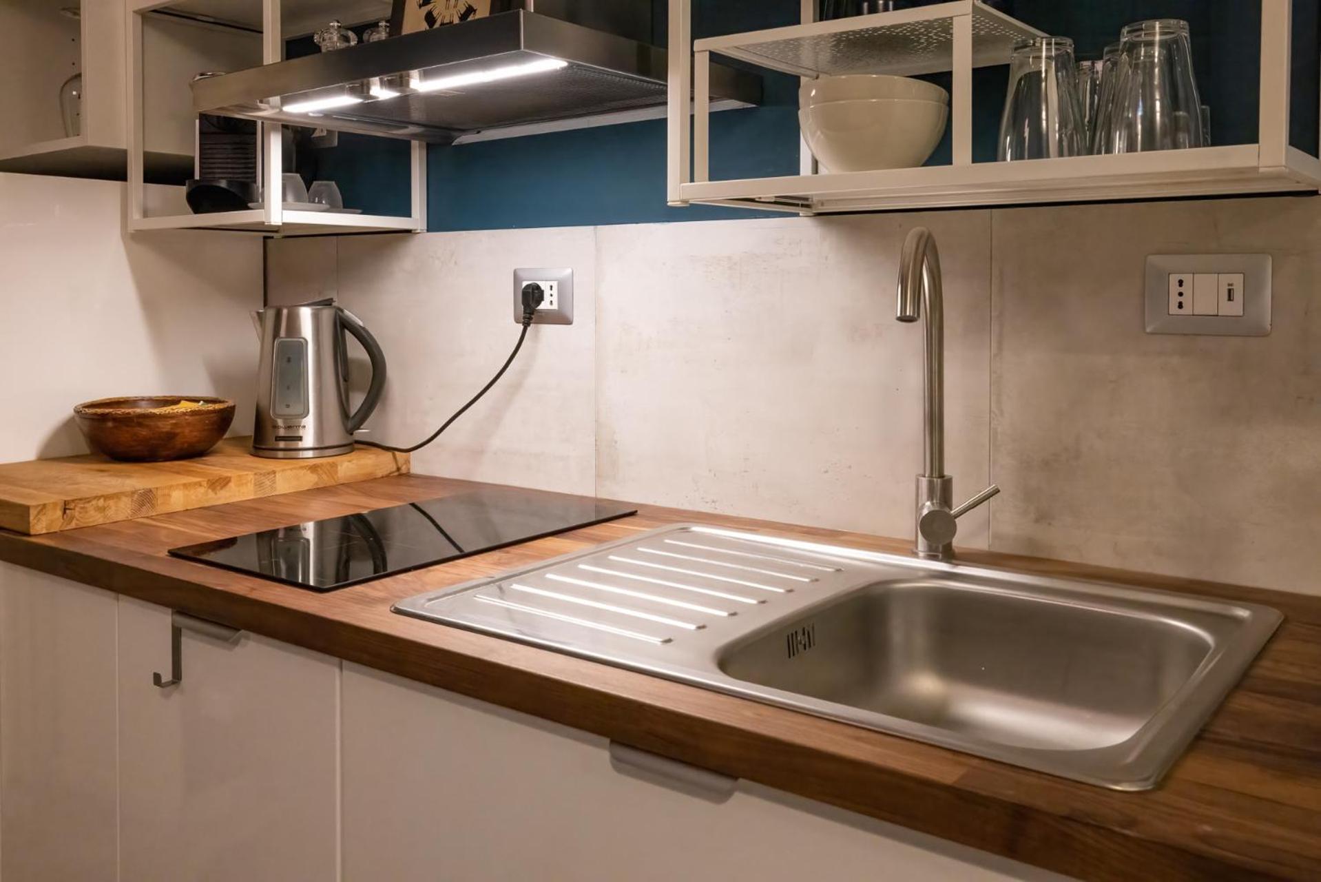 Rione Monti Studio Apt with private garden