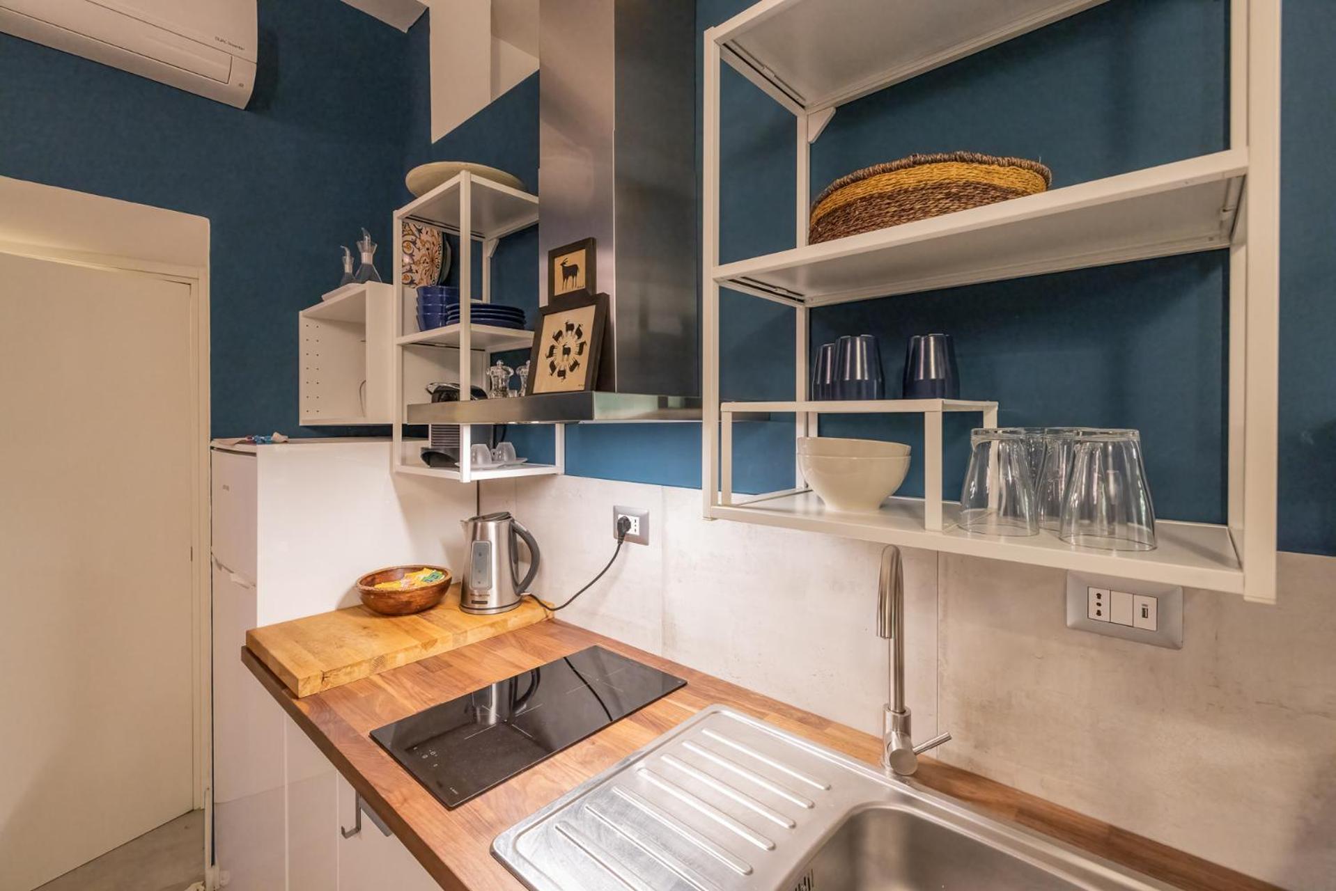 Rione Monti Studio Apt with private garden