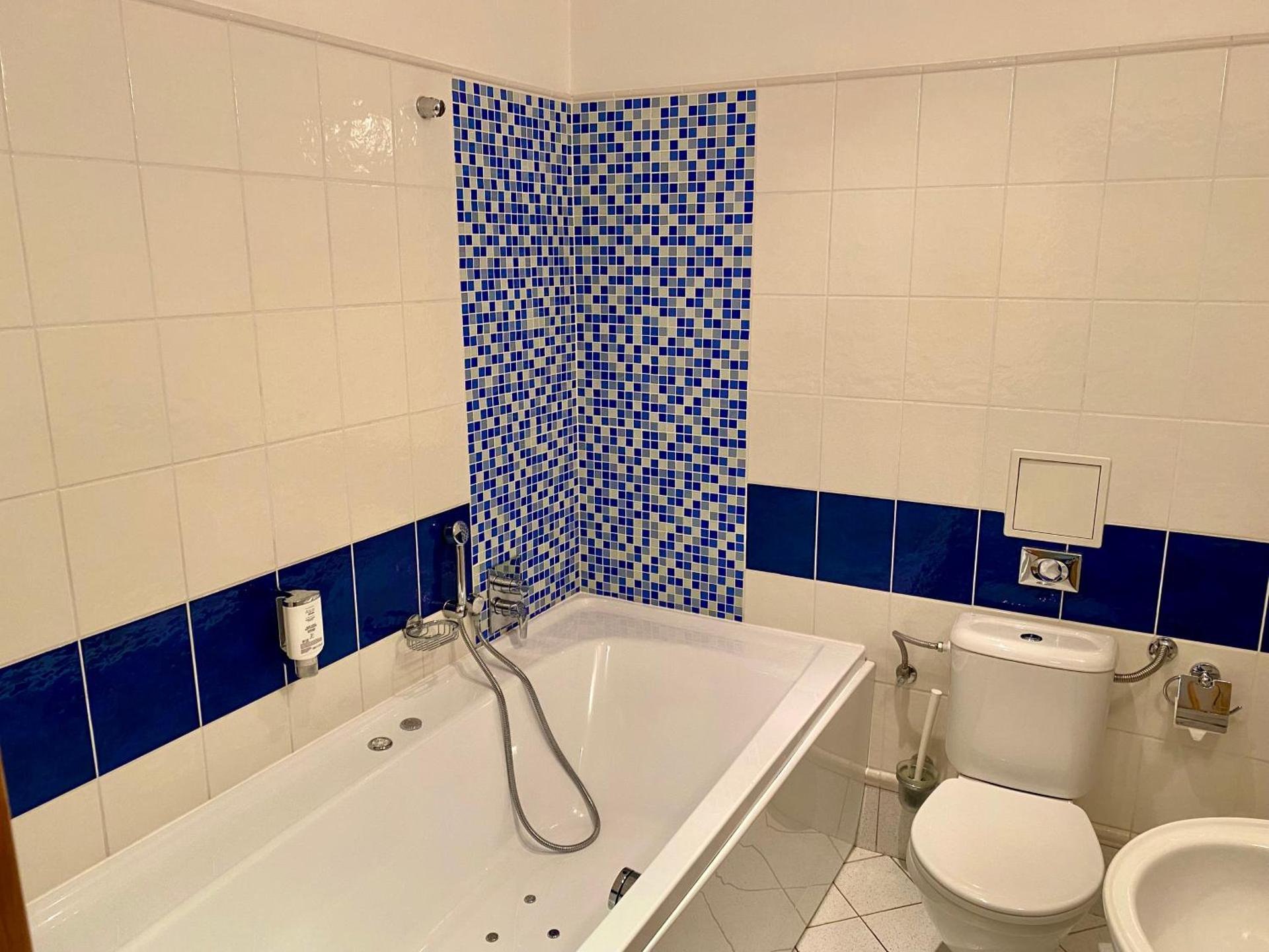 King Room with Whirlpool