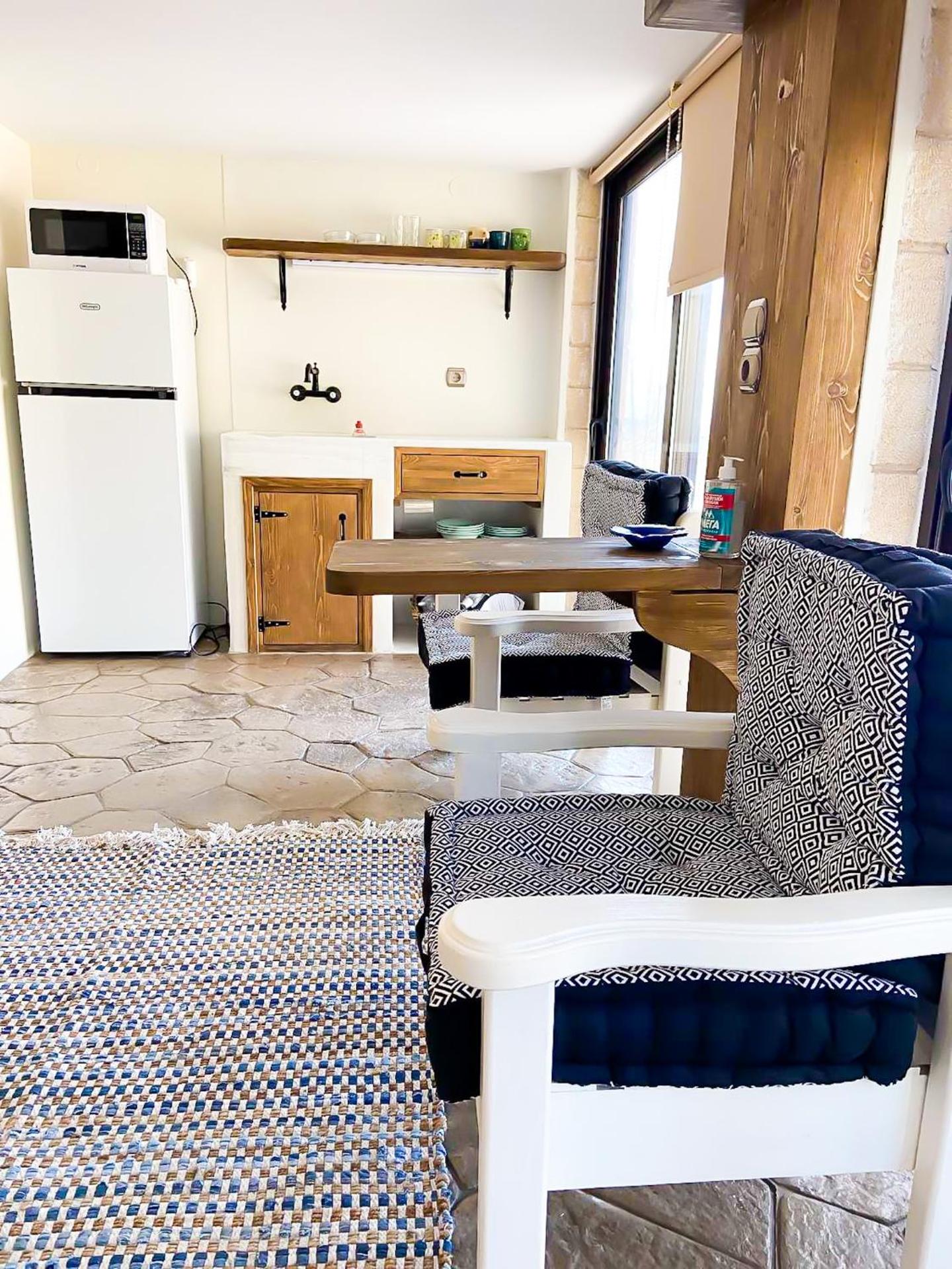 Pistachio Guesthouse, Παραδοσιακός ξενώνας