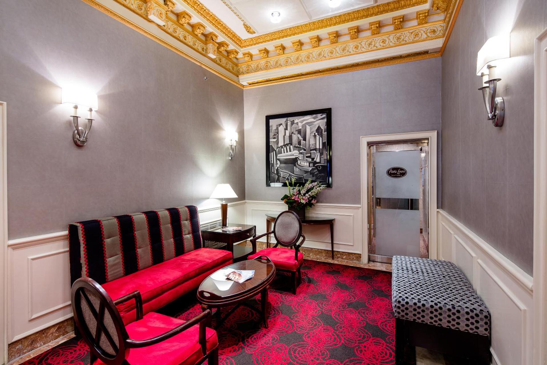 Communal lounge/ TV room