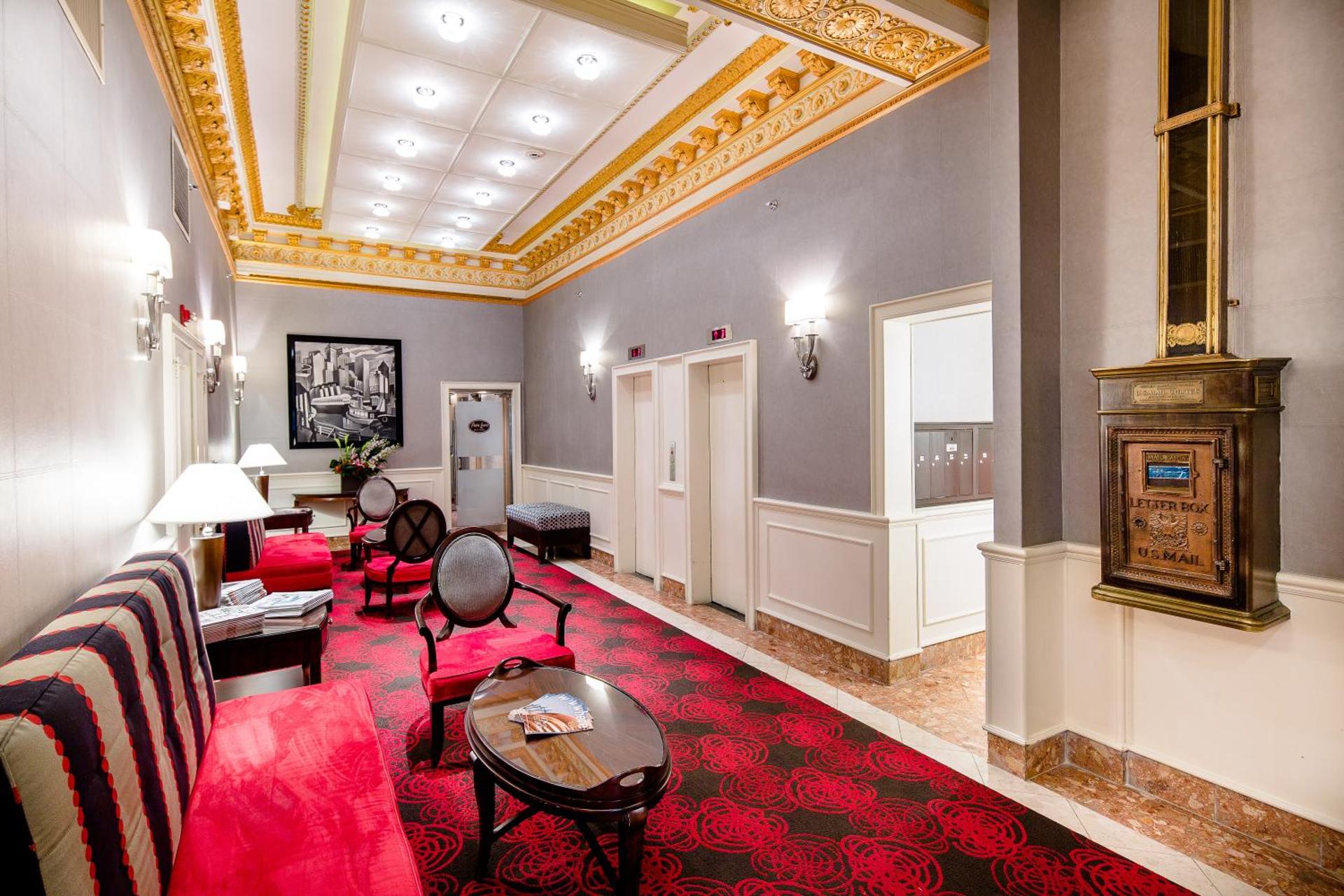 Communal lounge/ TV room