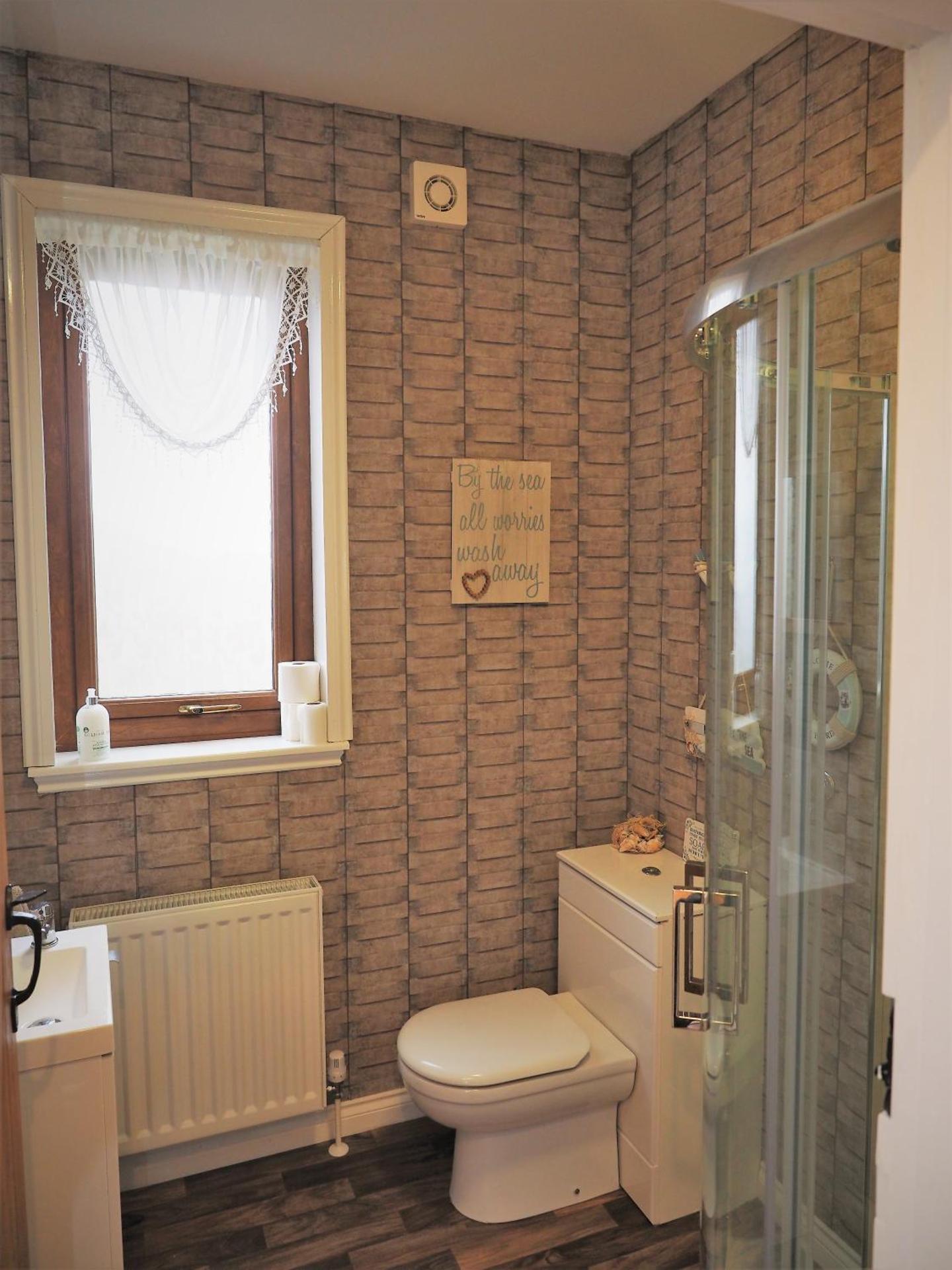 Valhalla Brae, 3 Bed House on NC500 with Beautiful Castle and Sea Views