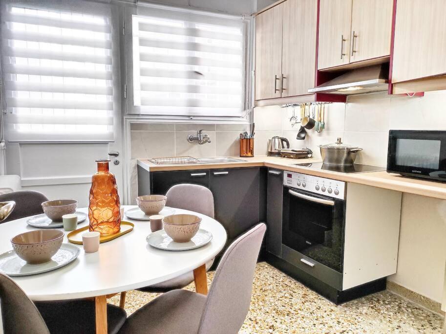 As ✓Two bedroom apartment in thissio