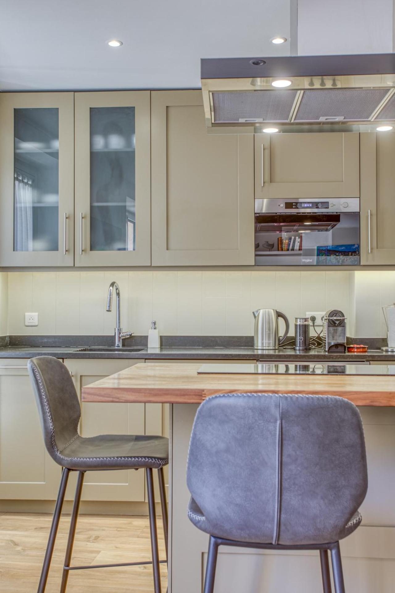 Style in Cannes-Beautiful Apt-5 mins stroll to Festival-Beach-Port