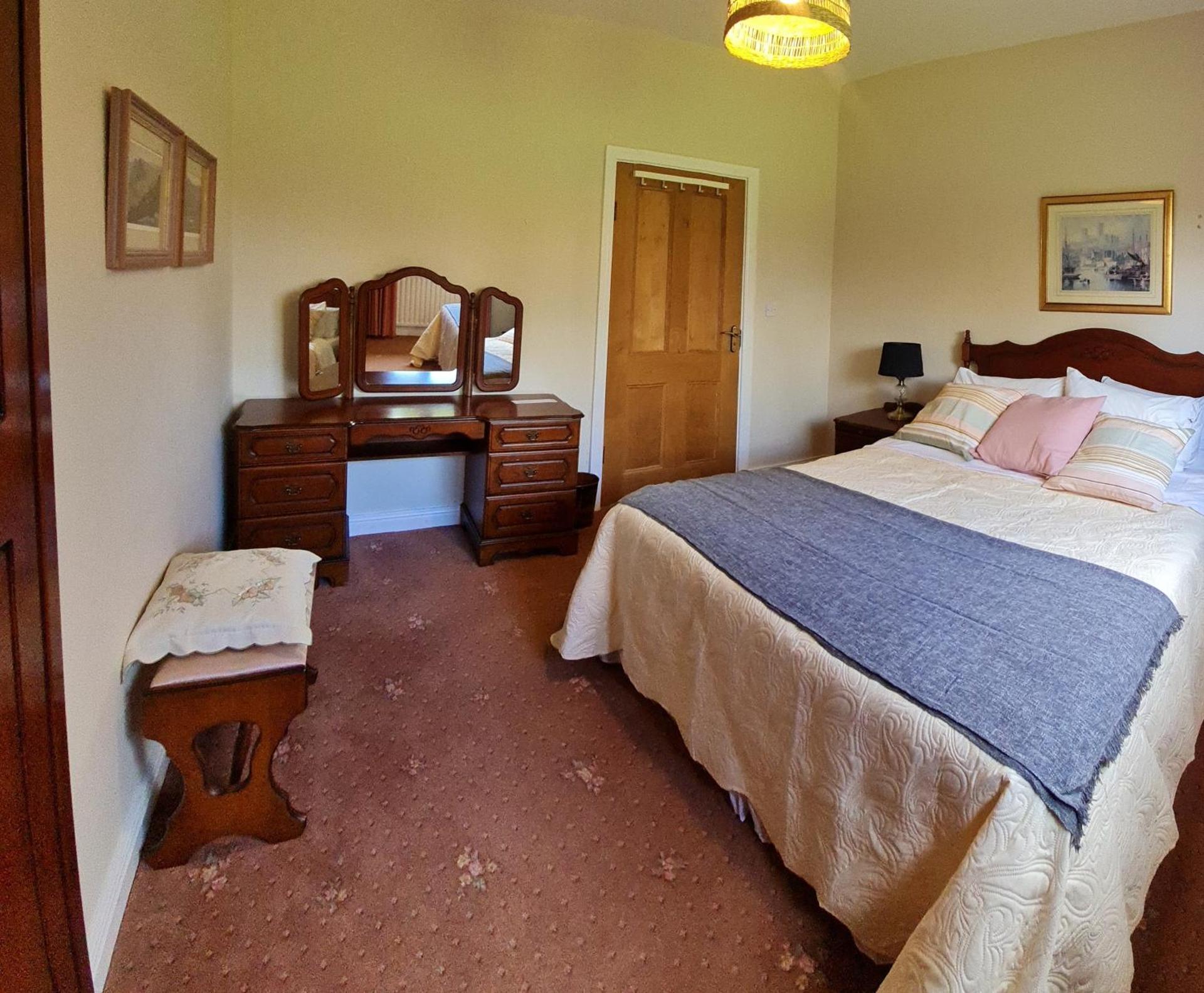 Yellow Heights Country House