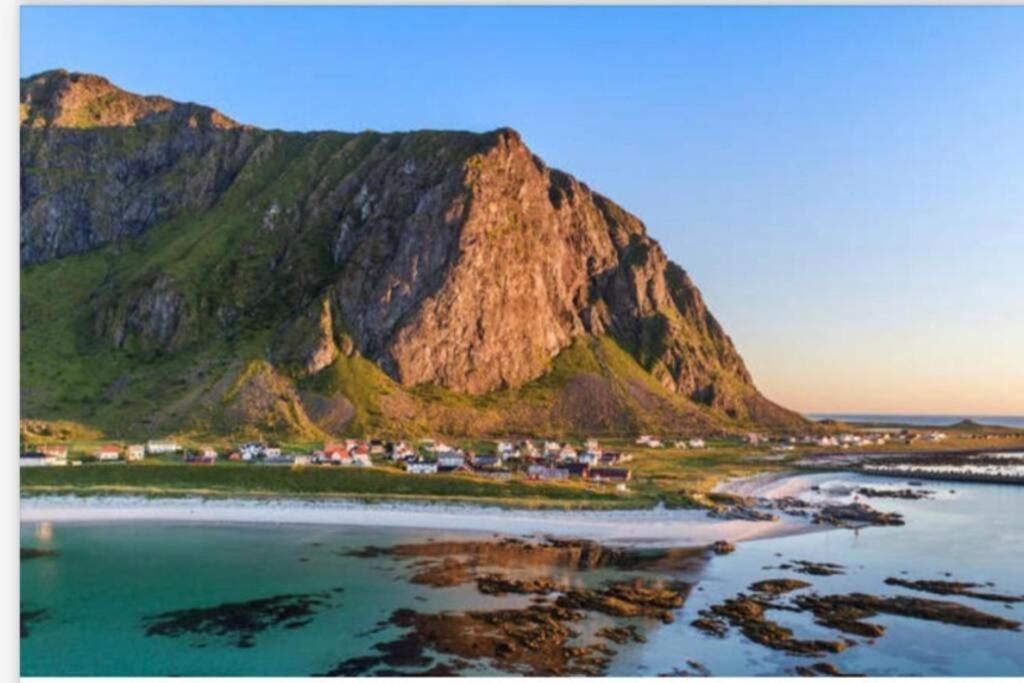 Lofoten_Beach_Eggum_Cabin