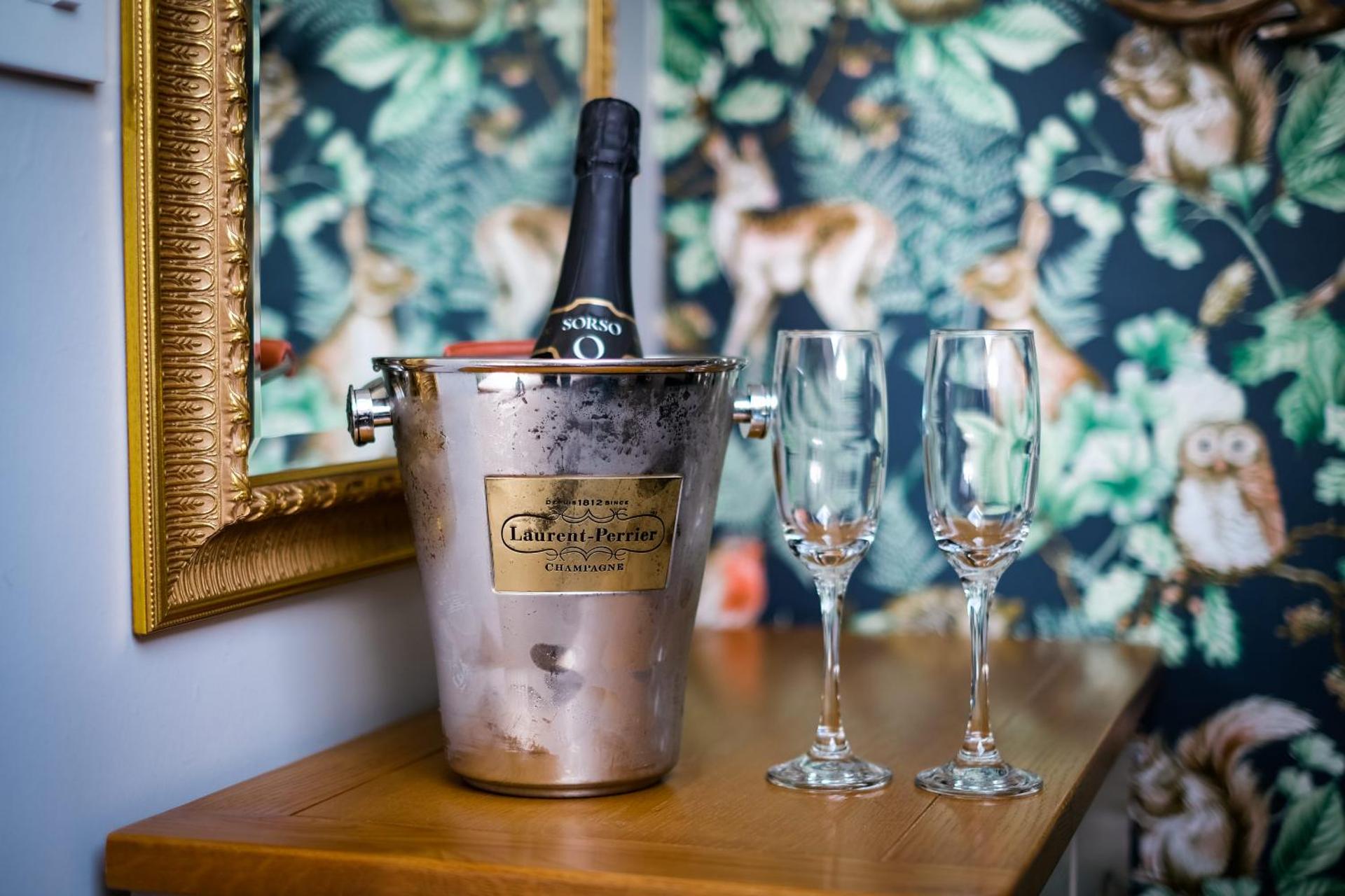 Glen Wynne Windermere - FREE off-site Health Club access with Pool, Sauna, Steam Room & Gym Short 5 Minute Drive Away