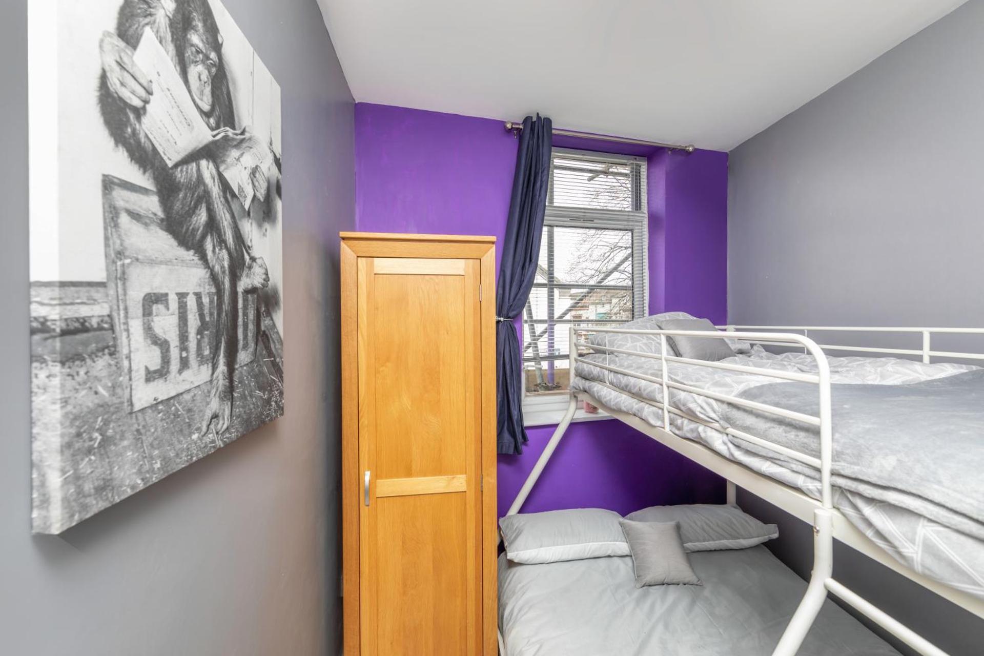 Stockton town centre studio apartments free parking and Wi-Fi