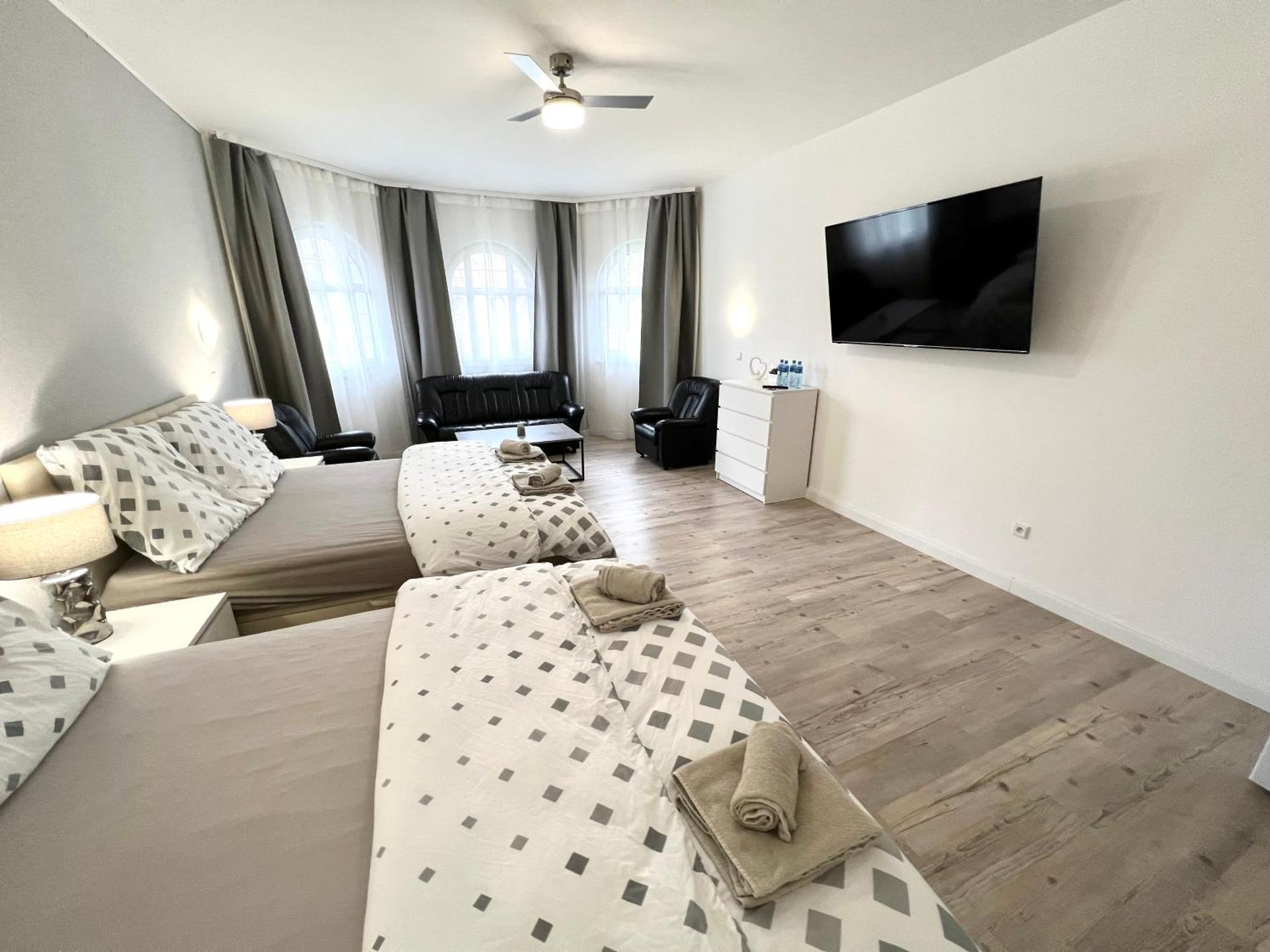 GrandLux Villa & Spa