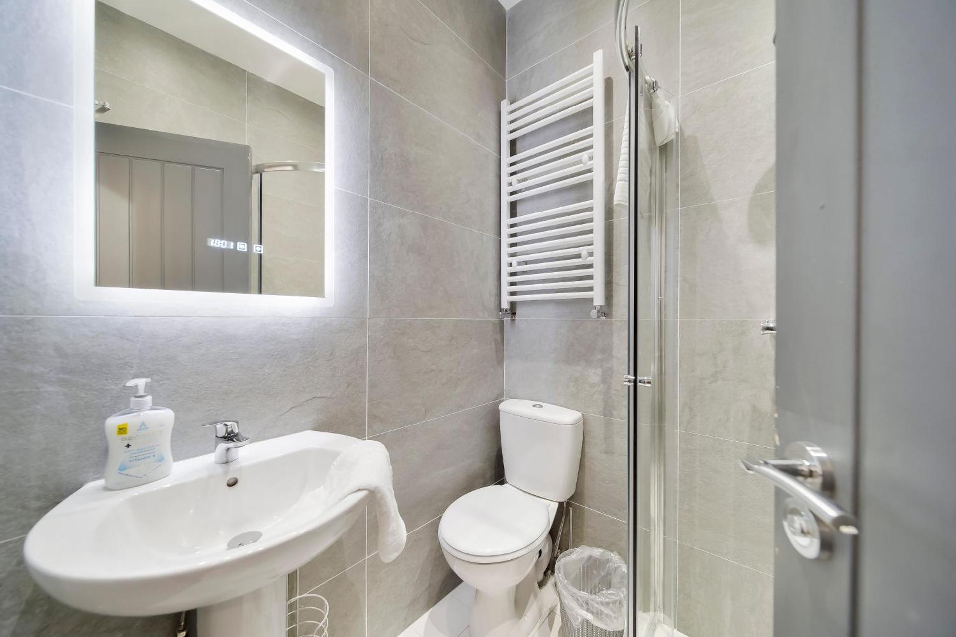 Magee Town House 'Sleeping 8 guests'