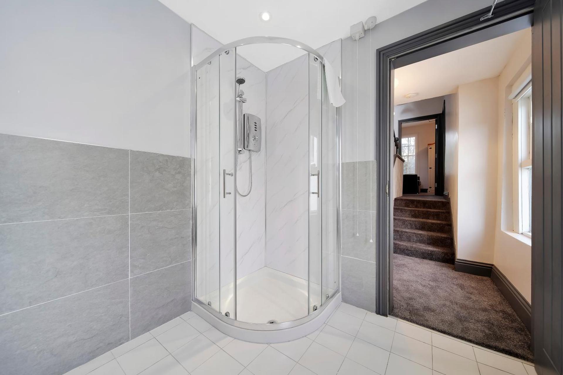 Magee Town House 'Sleeping 8 guests'