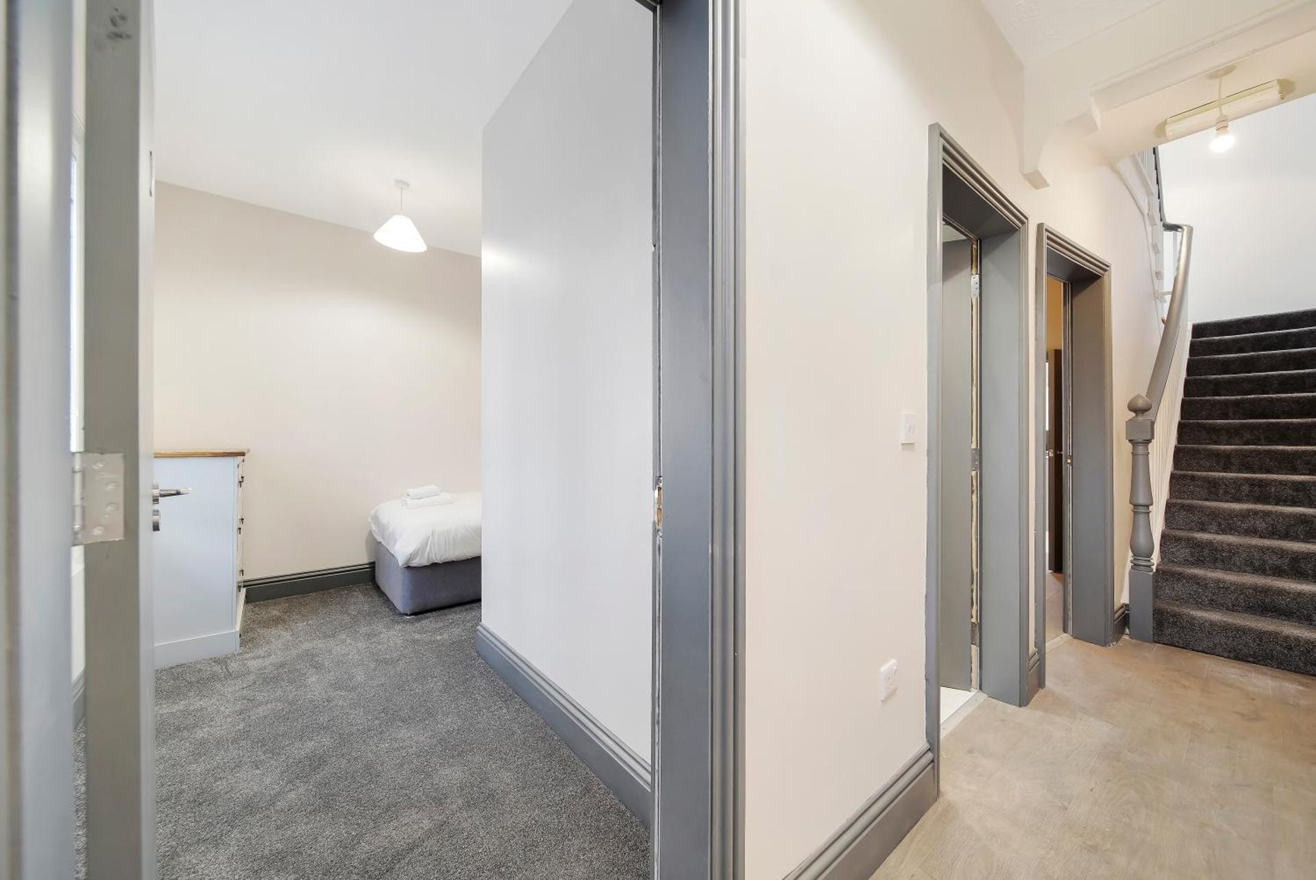 Magee Town House 'Sleeping 8 guests'