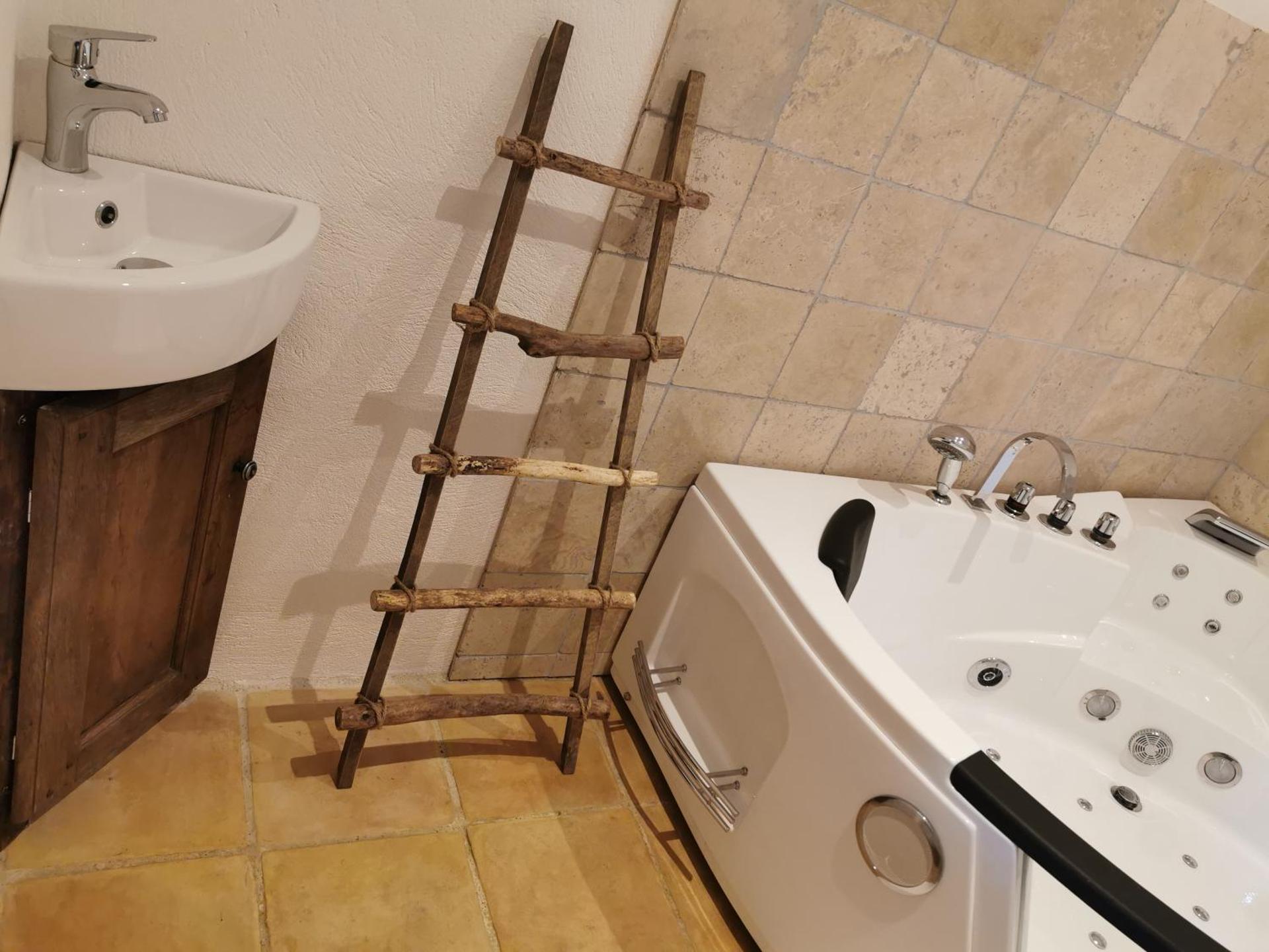 La Bastide du Capelier - Chambres d'hôtes avec baignoire balnéothérapie - 3 étoiles