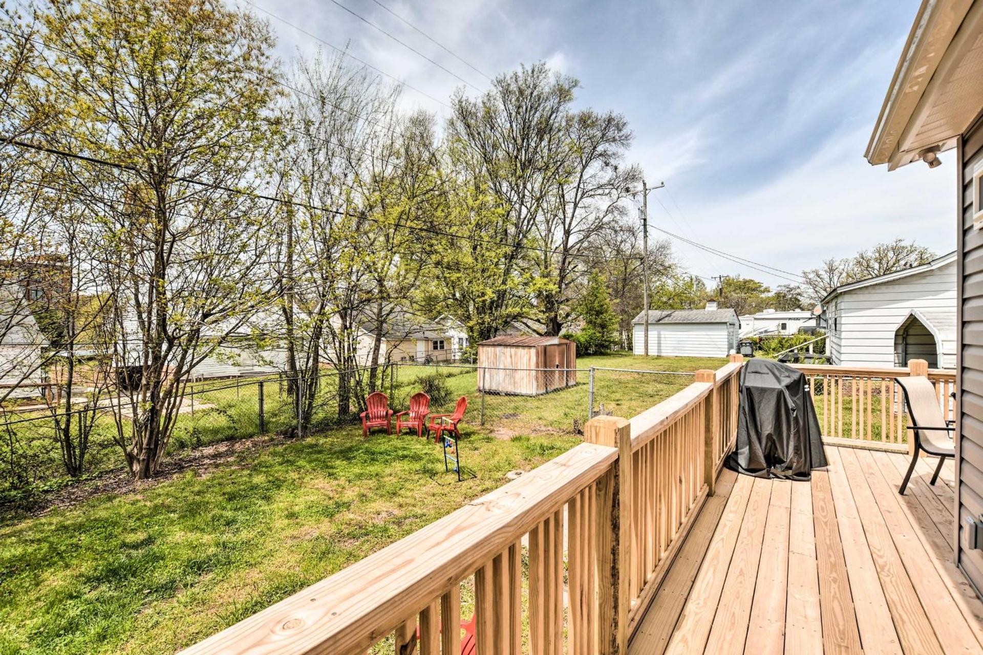 Ideally Located Penne Place with Deck and Grill