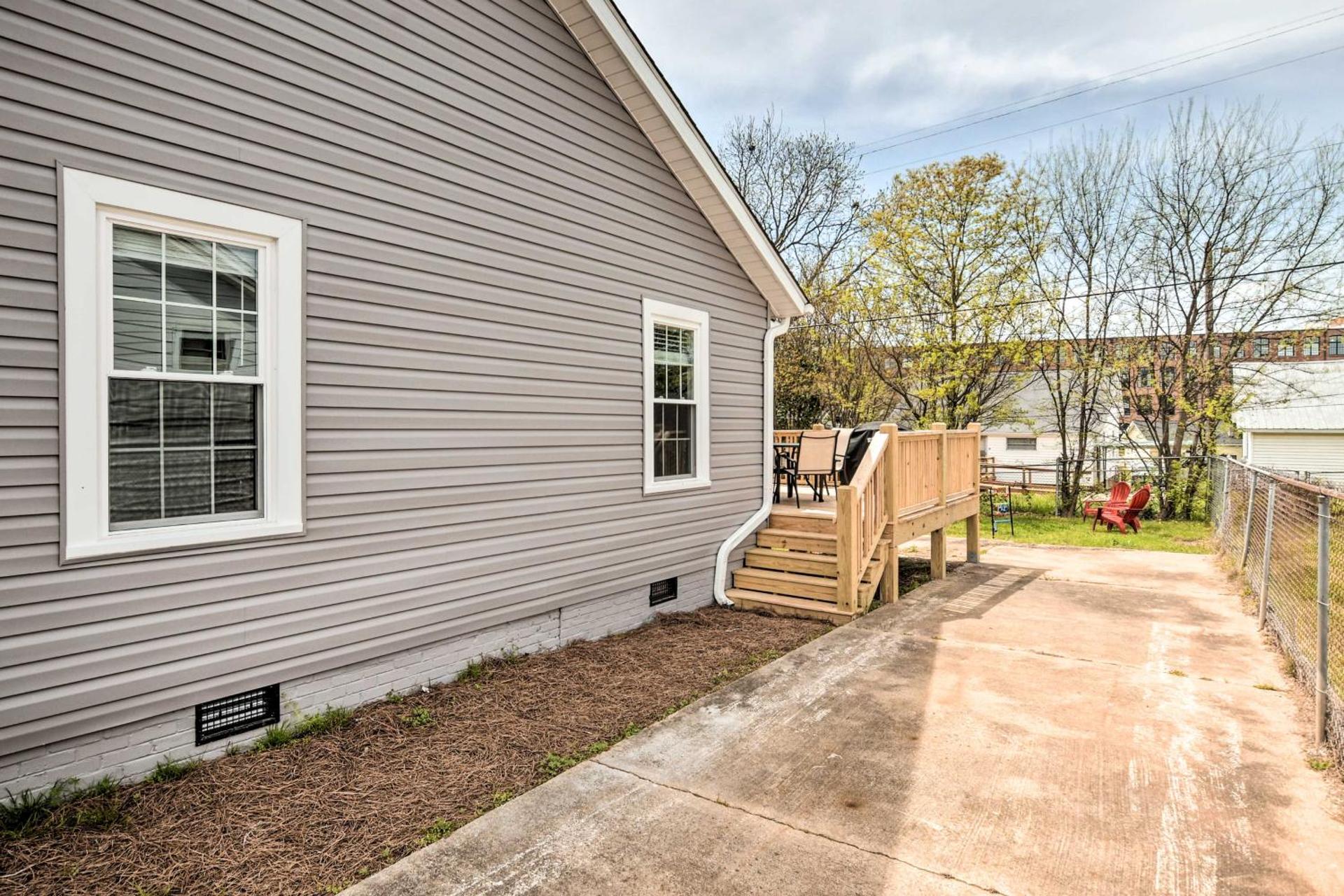 Ideally Located Penne Place with Deck and Grill