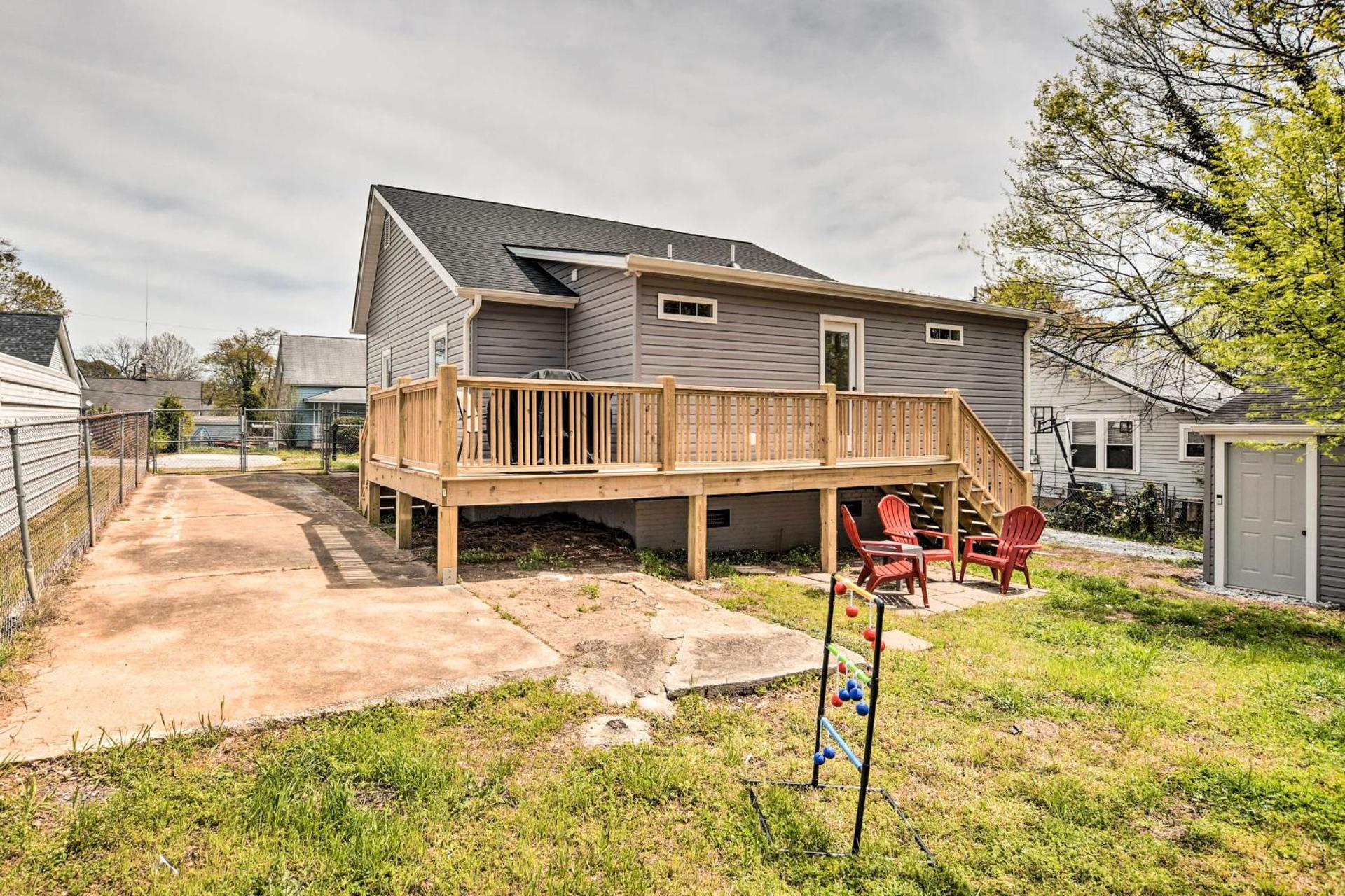 Ideally Located Penne Place with Deck and Grill